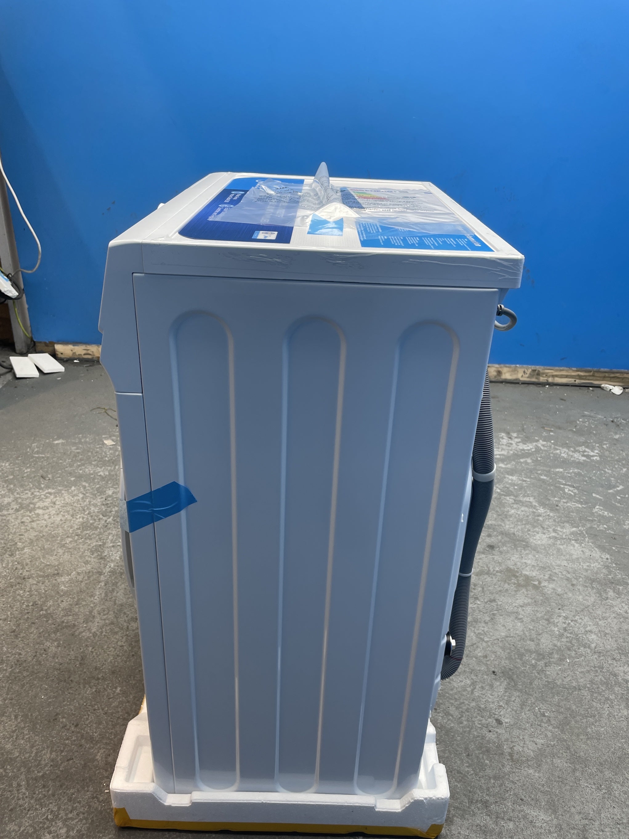 #GRC-159-945 - Midea MF100W60 6kg 1000 Spin Washing Machine with Lunar Dial