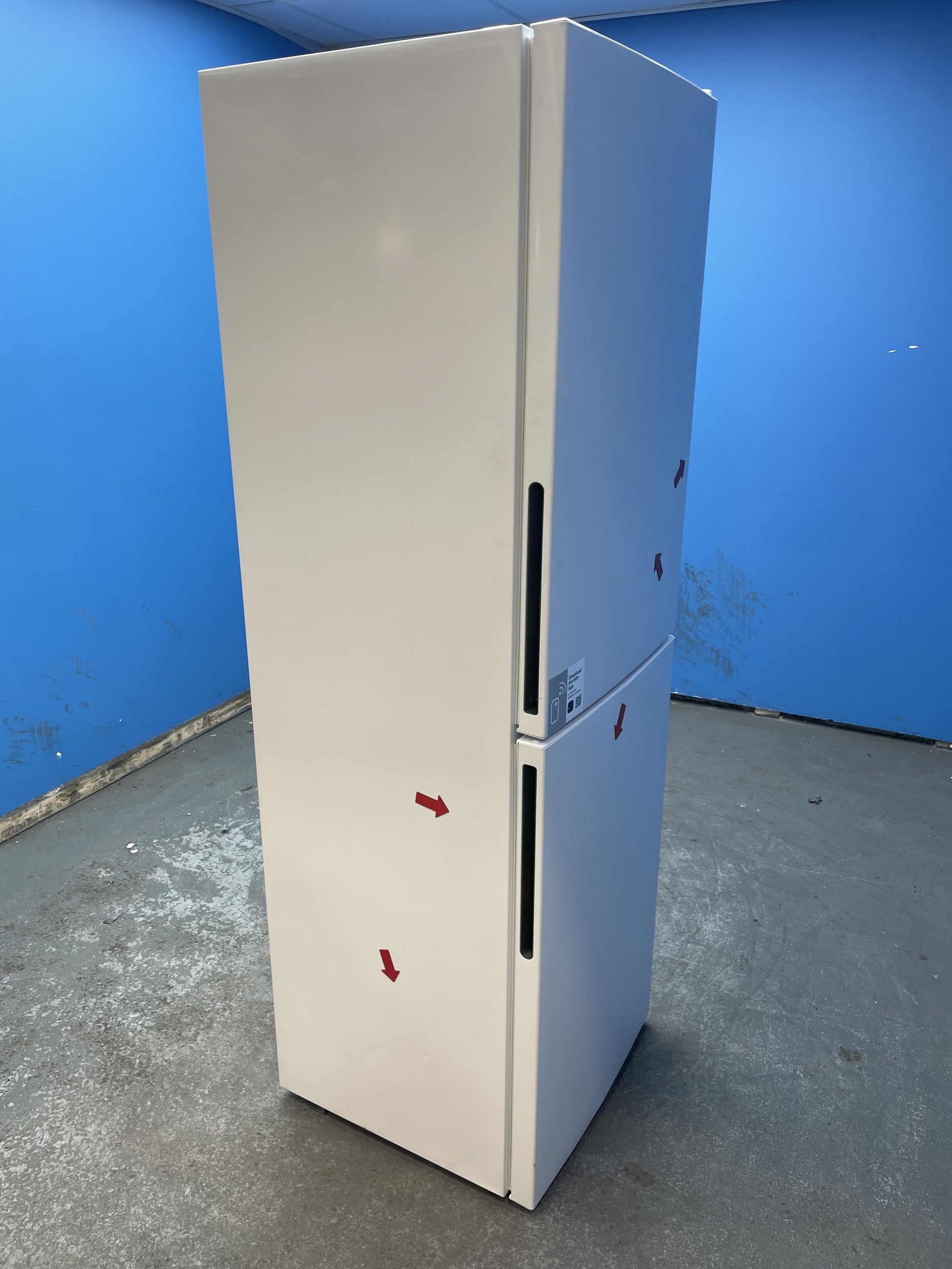 #GRC-154-292 - Hoover HVT3CLECKIHW 235 Litre Combi Fridge Freezer