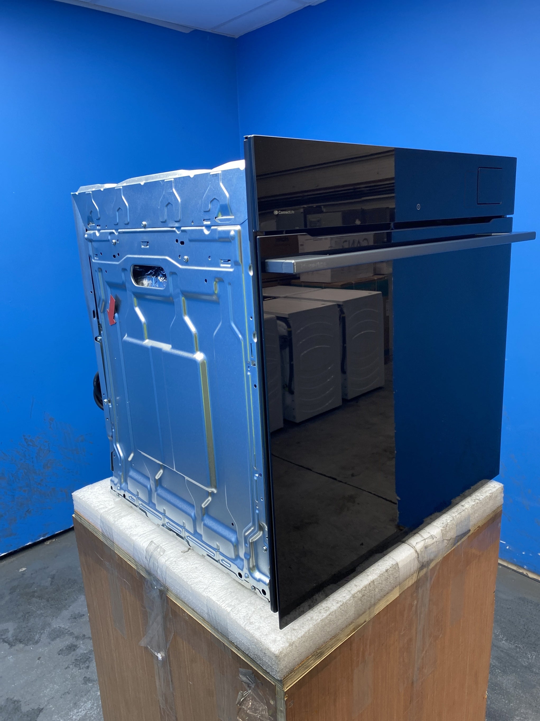 #GRC-145-171 - Hisense Hi8 BAS6PH8BUKWF BlackLine 77L Built-In Steam and Pyrolytic Oven