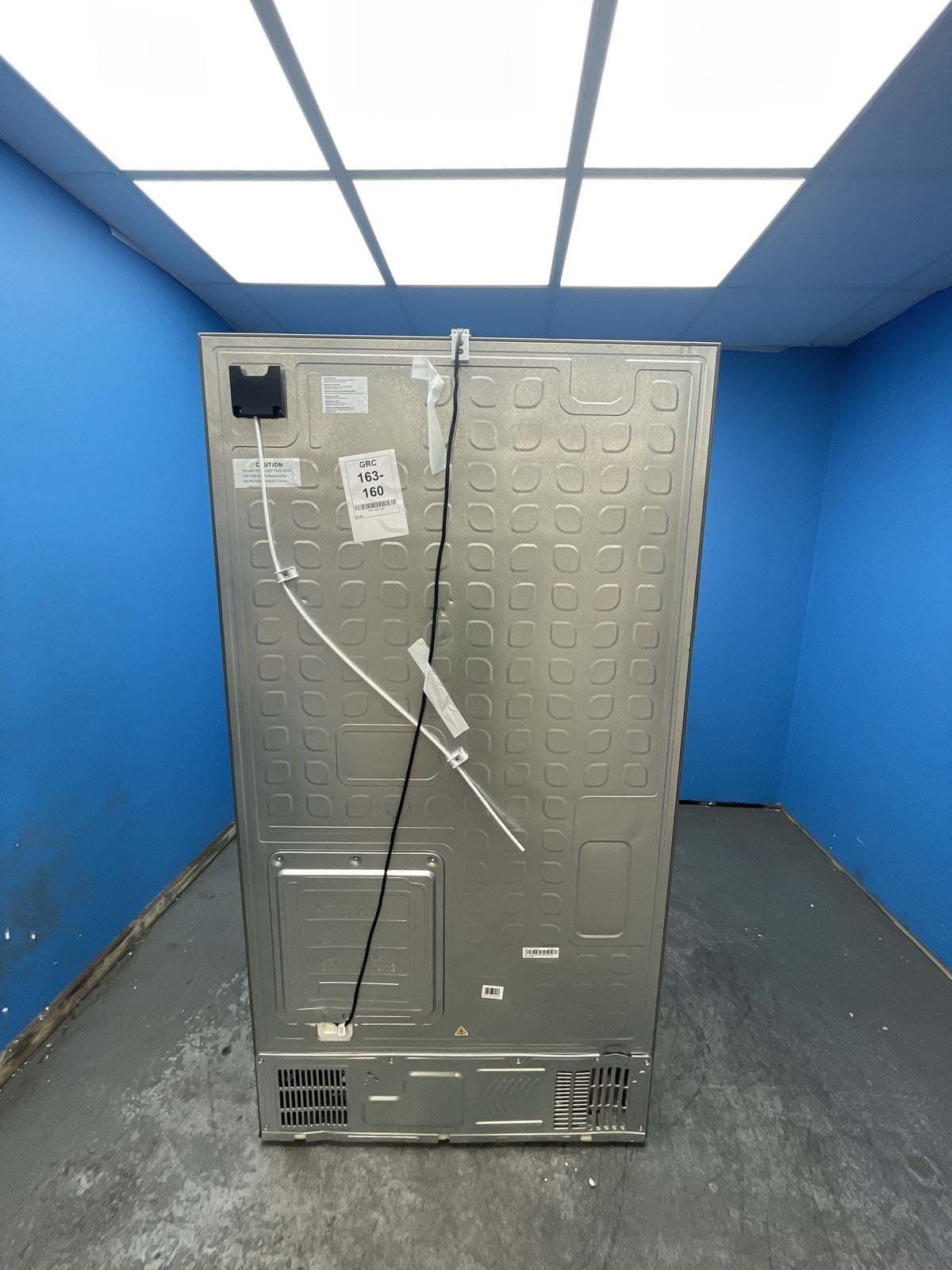 #GRC-163-160 - Hisense RF793N4SASE 612L French Door Fridge Freezer with Ice & Water