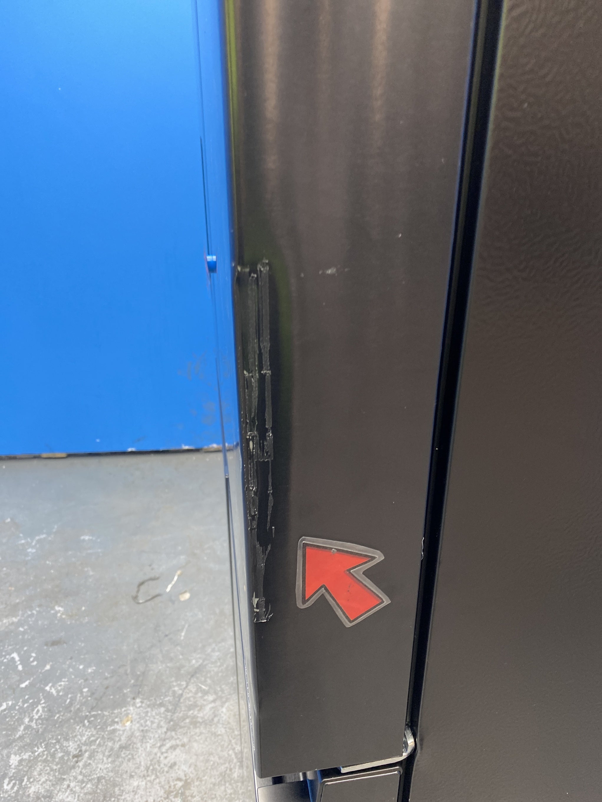 #GRC-143-633 - Hisense RQ758N4SWFE 606 Litre American Fridge Fridge Freezer