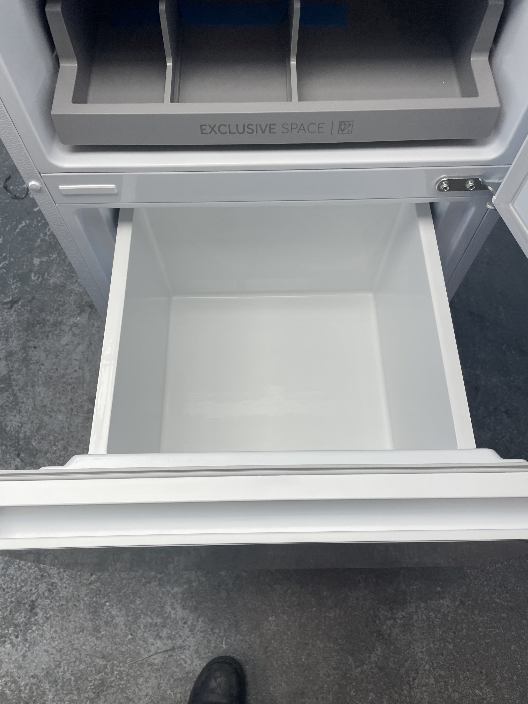 #GRC-145-088 - Haier 3D 55 Series 3 HTR3518ENMWK 60/40 Fridge Freezer