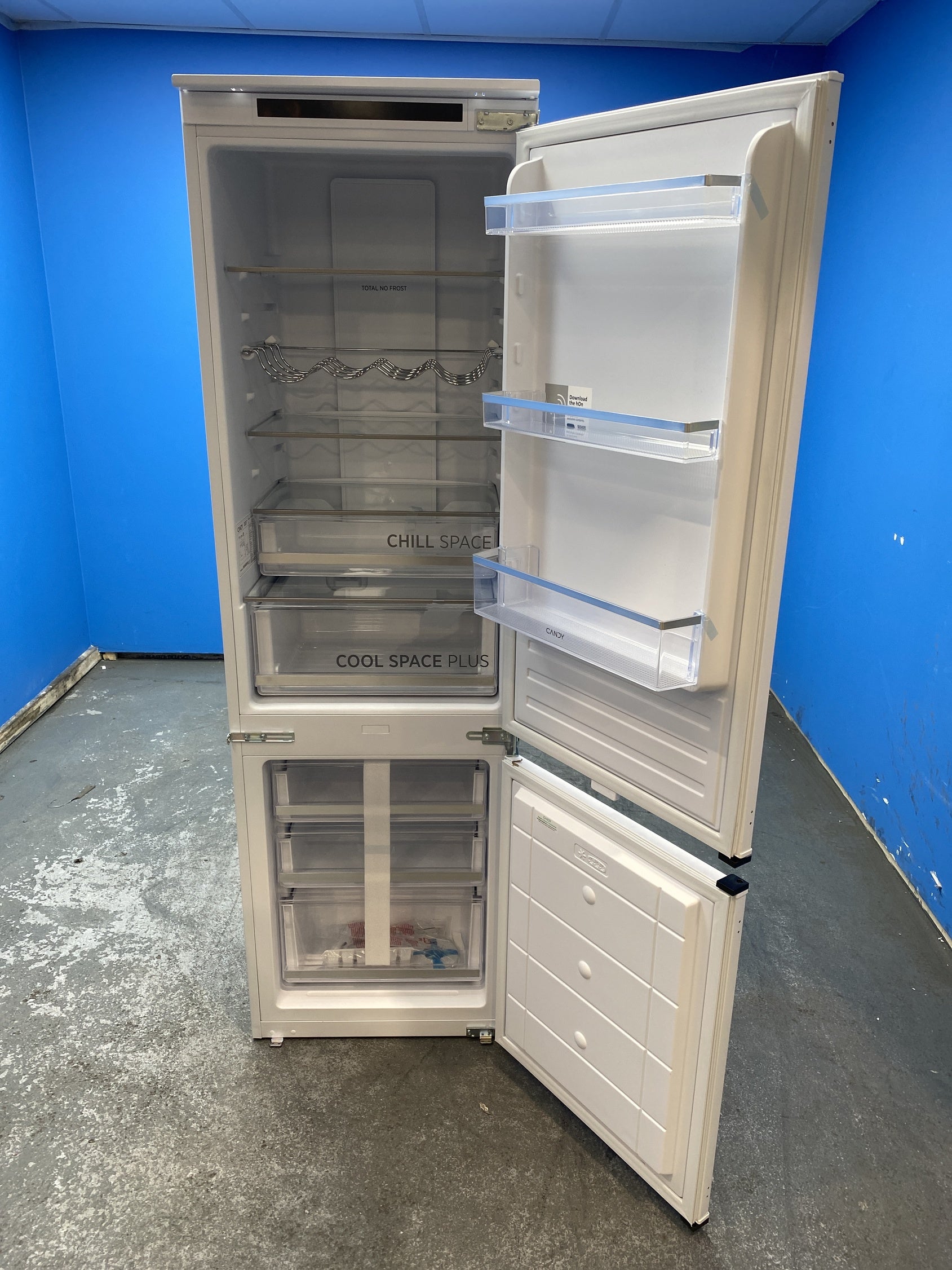 #GRC-155-442 - Candy CBBMT18EK Integrated 244 Litre Smart Fridge Freezer