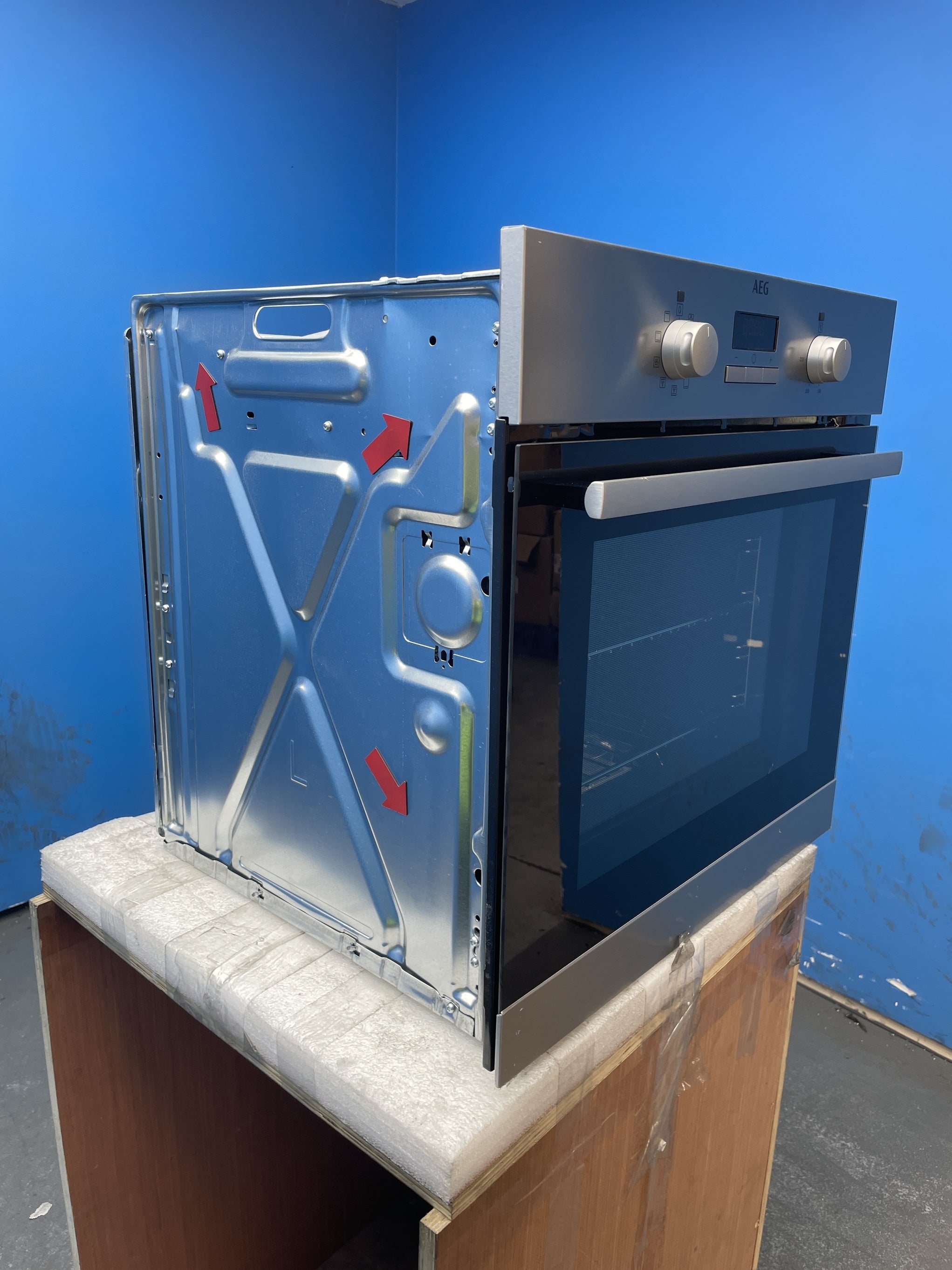 #GRC-158-288 - AEG BSX23101XM Built-In 6000 SurroundCook Single Electric Oven