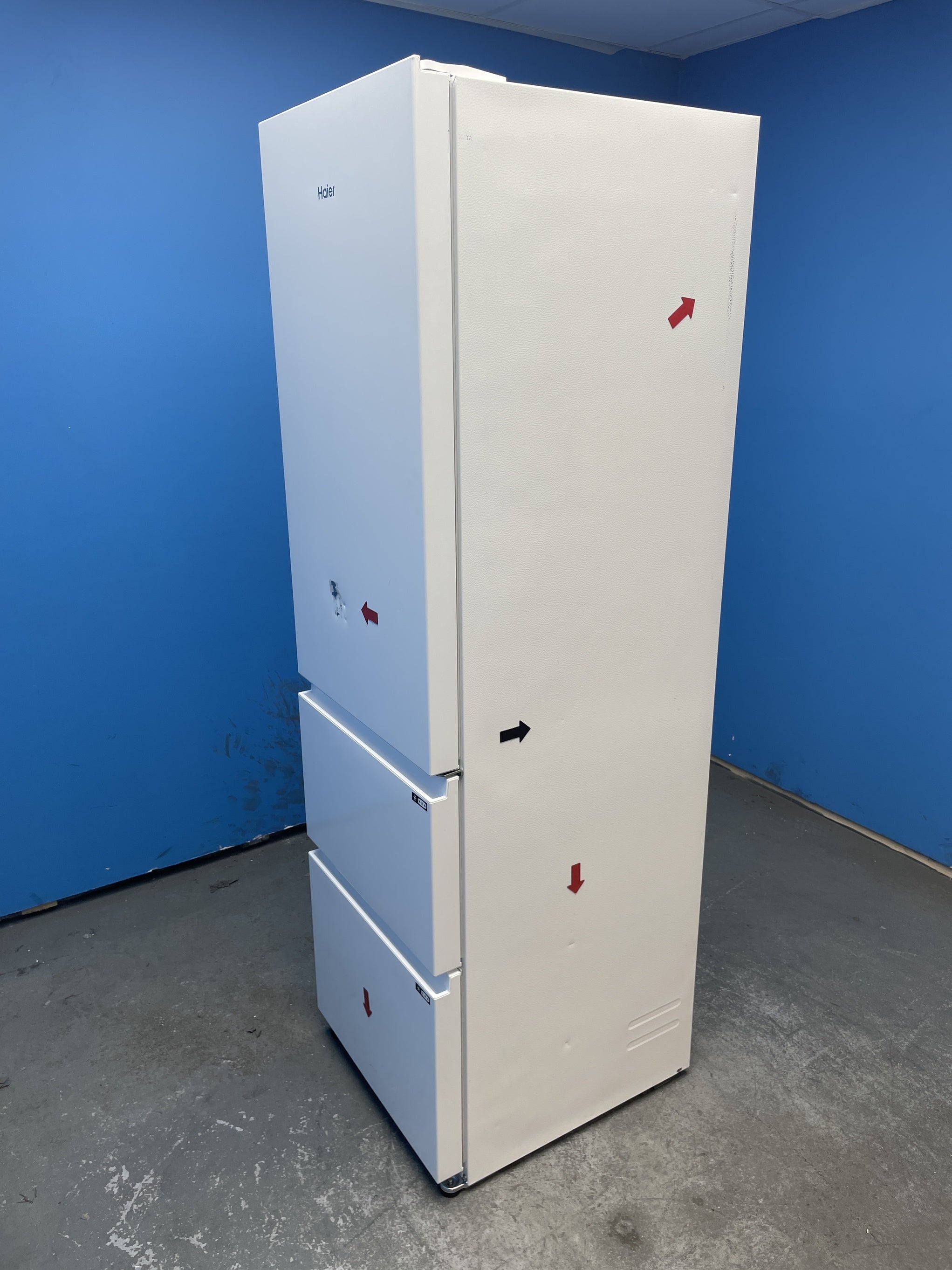 #GRC-153-860 - Haier 3D 55 Series 3 HTR3518ENMWK 60/40 Fridge Freezer