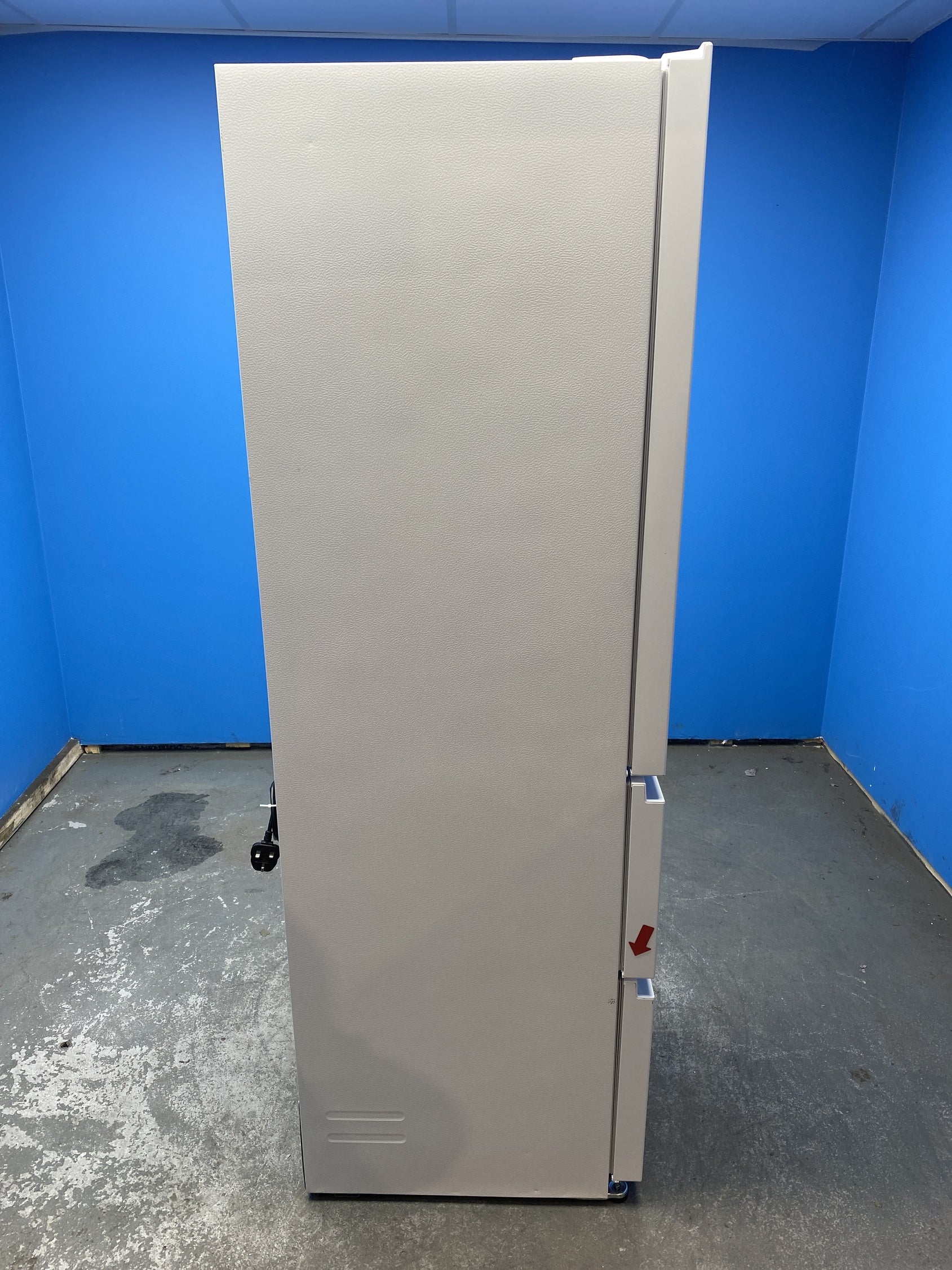 #GRC-153-858 - Haier 3D 55 Series 3 HTR3518ENMWK 60/40 Fridge Freezer