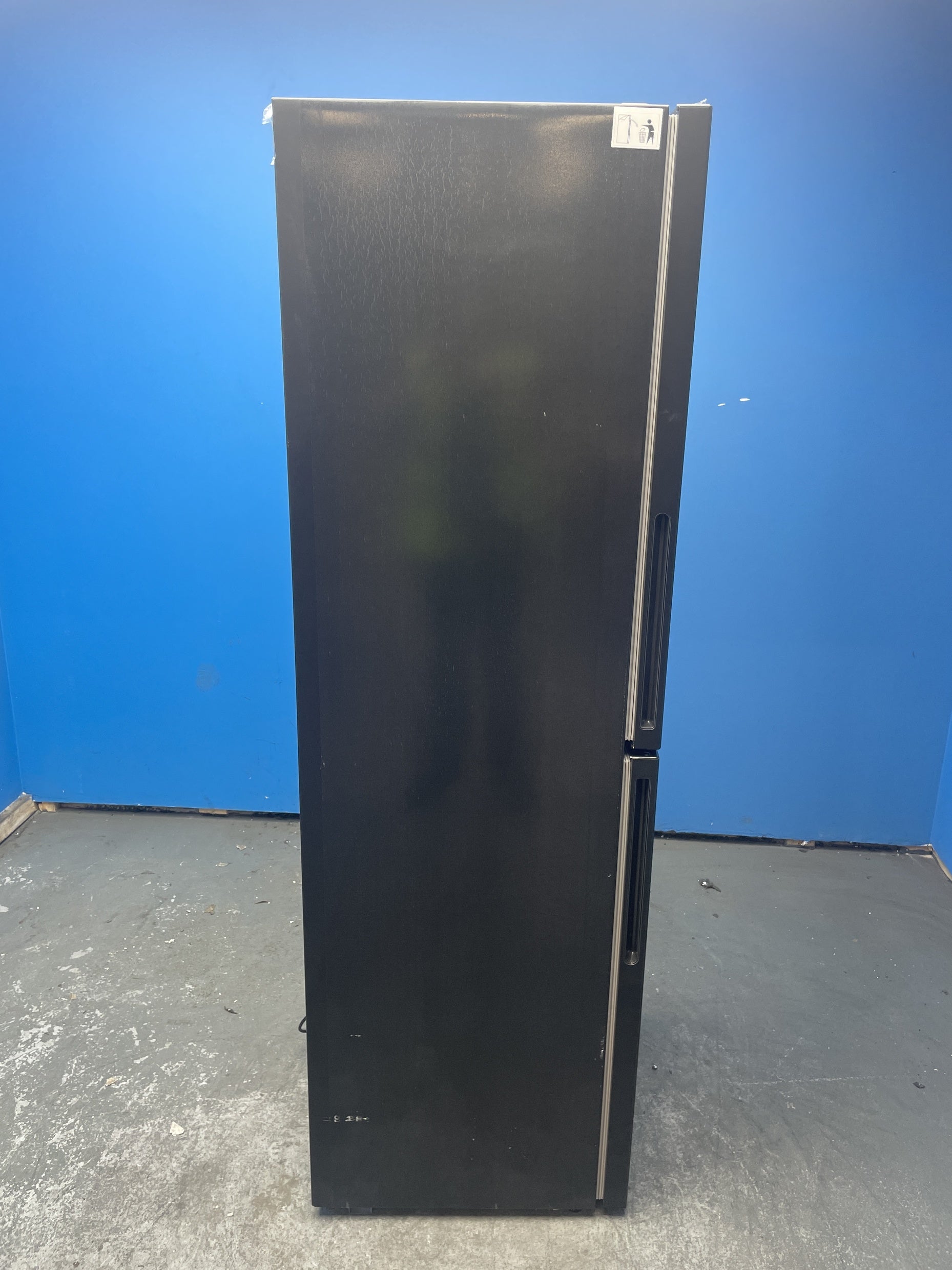 #GRC-159-261 - Hoover HVT3CLECKIHB 235 Litre Combi Fridge Freezer