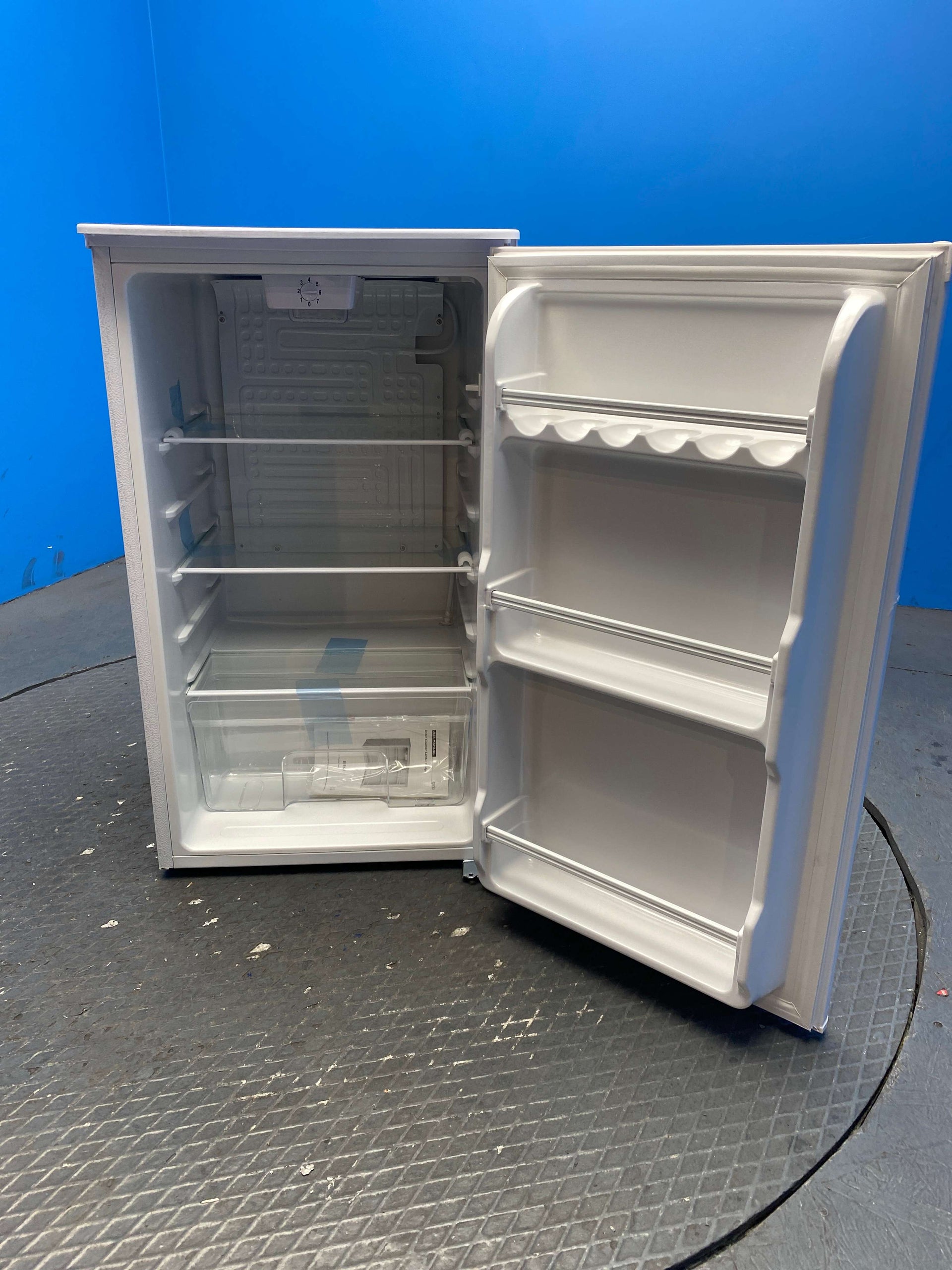 Igenix IG3960 92L Under-Counter Larder Fridge