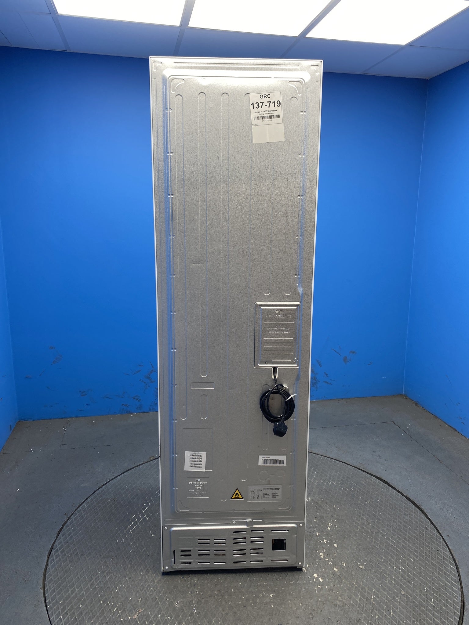Haier 3D 55 Series 3 HTR3518ENMWK 60/40 Fridge Freezer