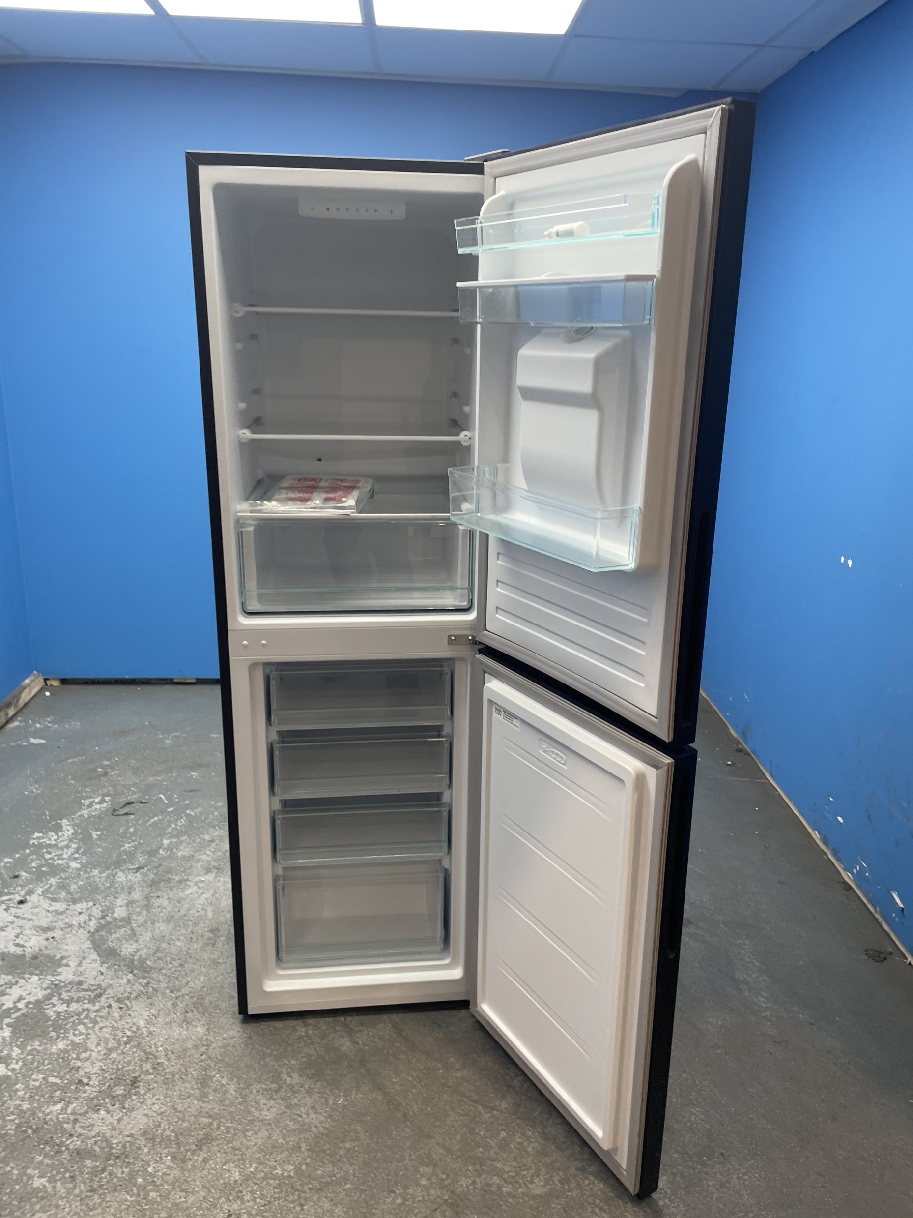 #GRC-145-128 - Candy CCT3L517EWBK 246 Litre Combi Fridge Freezer