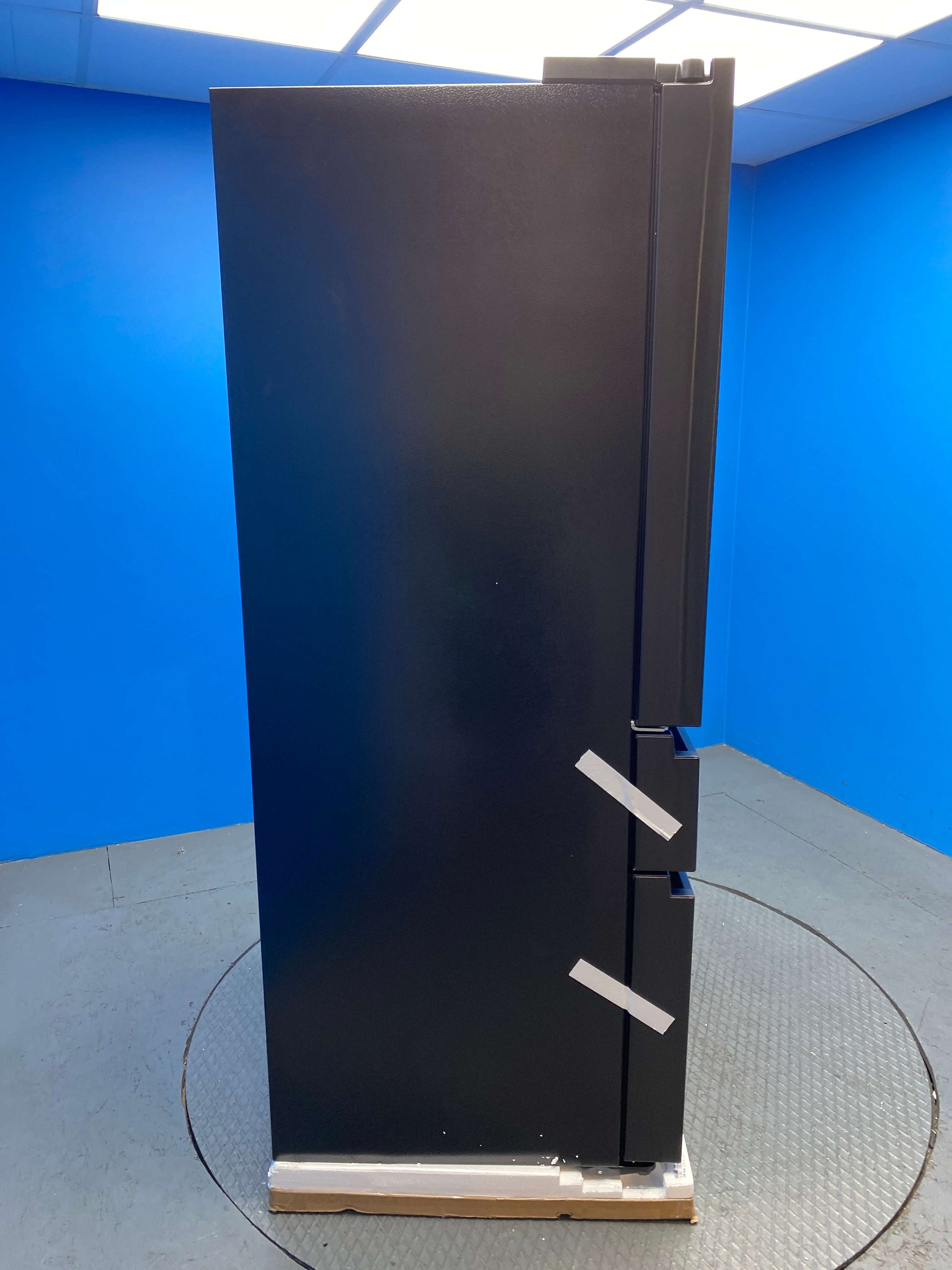 Hisense RF749N4SWFE 579 Litre French Door Fridge Freezer