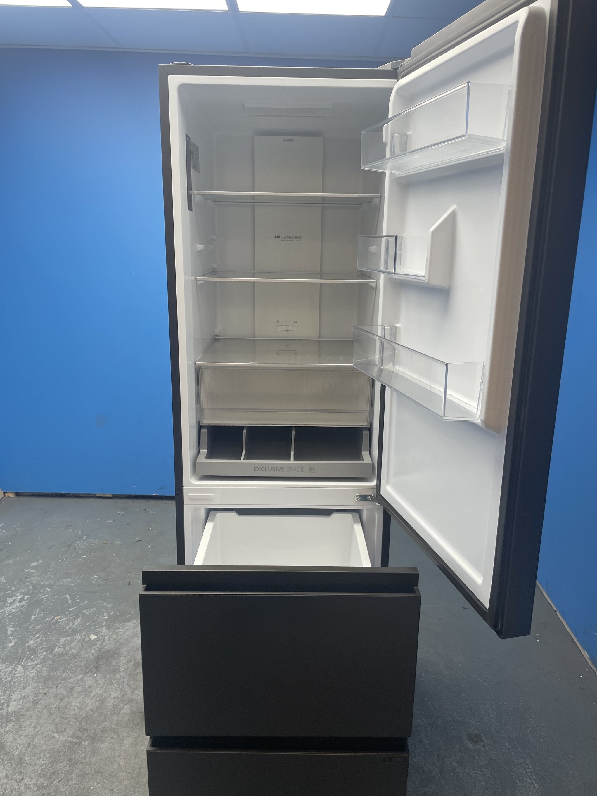 #GRC-159-944 - Haier HTR3518ENMTK 3D 55 Series 3 Total No Frost Fridge Freezer