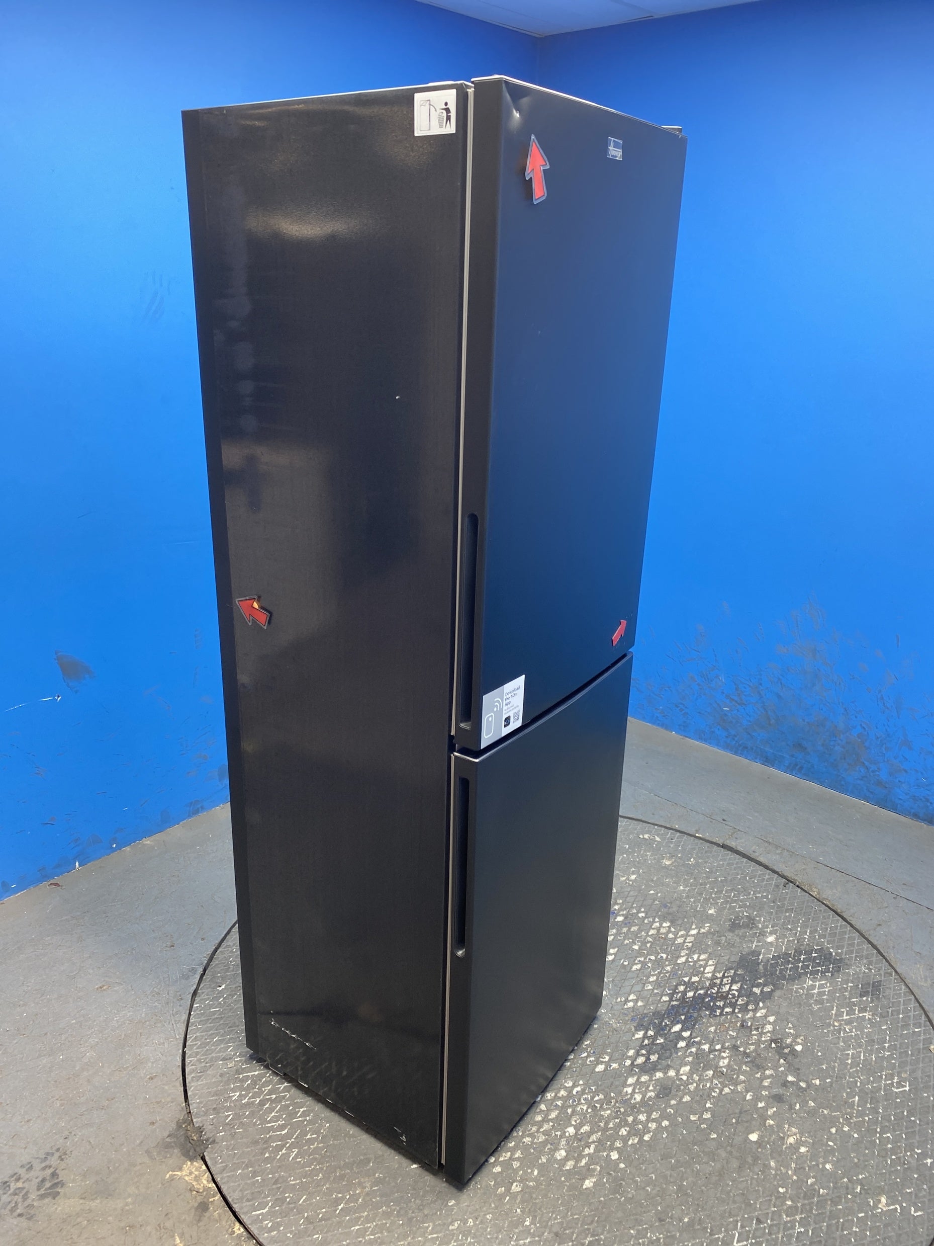 #GRC-156-819 - Hoover HVT3CLECKIHB 235 Litre Combi Fridge Freezer