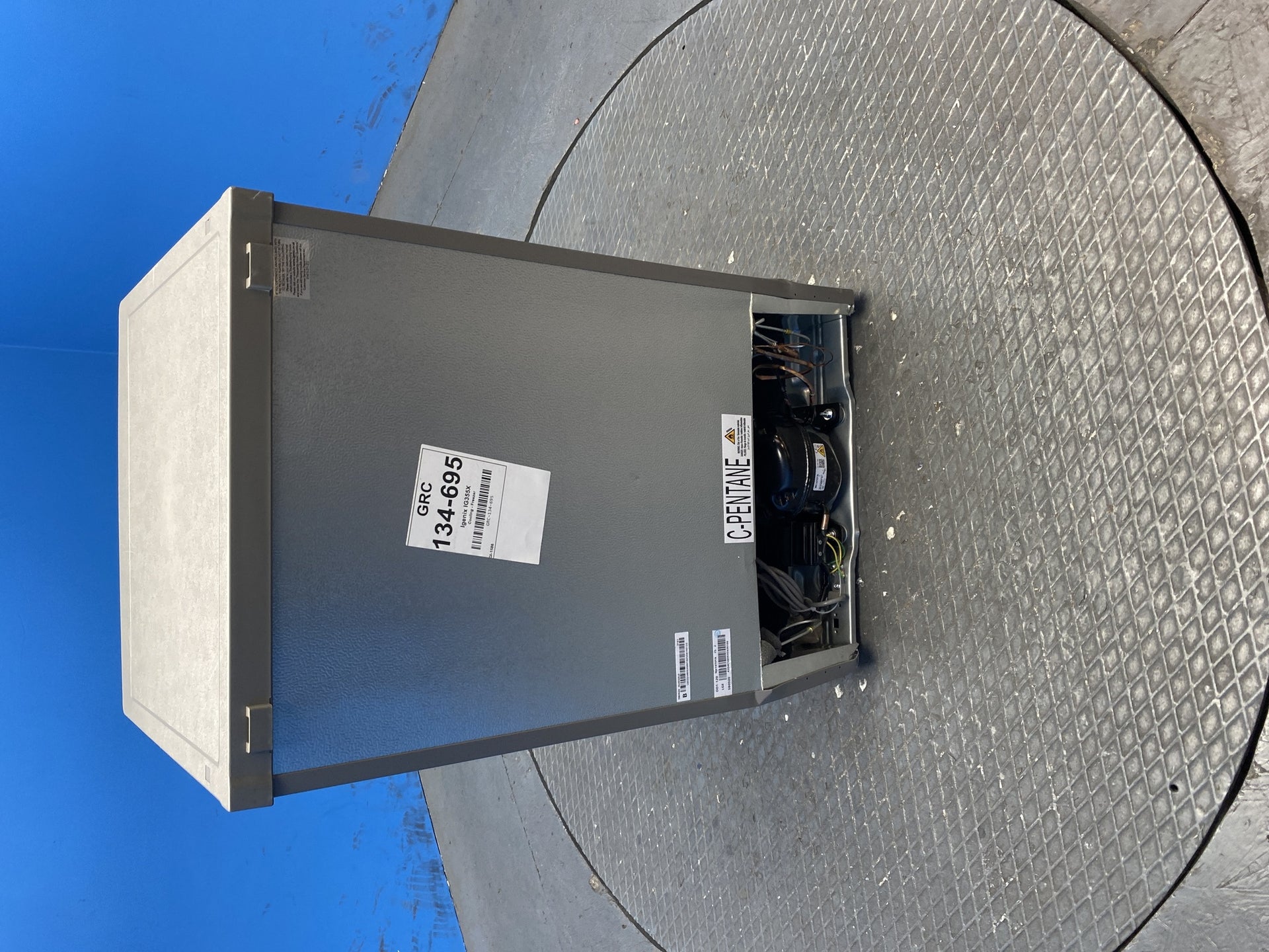 Igenix IG355X 91 Litre Under Counter Freezer