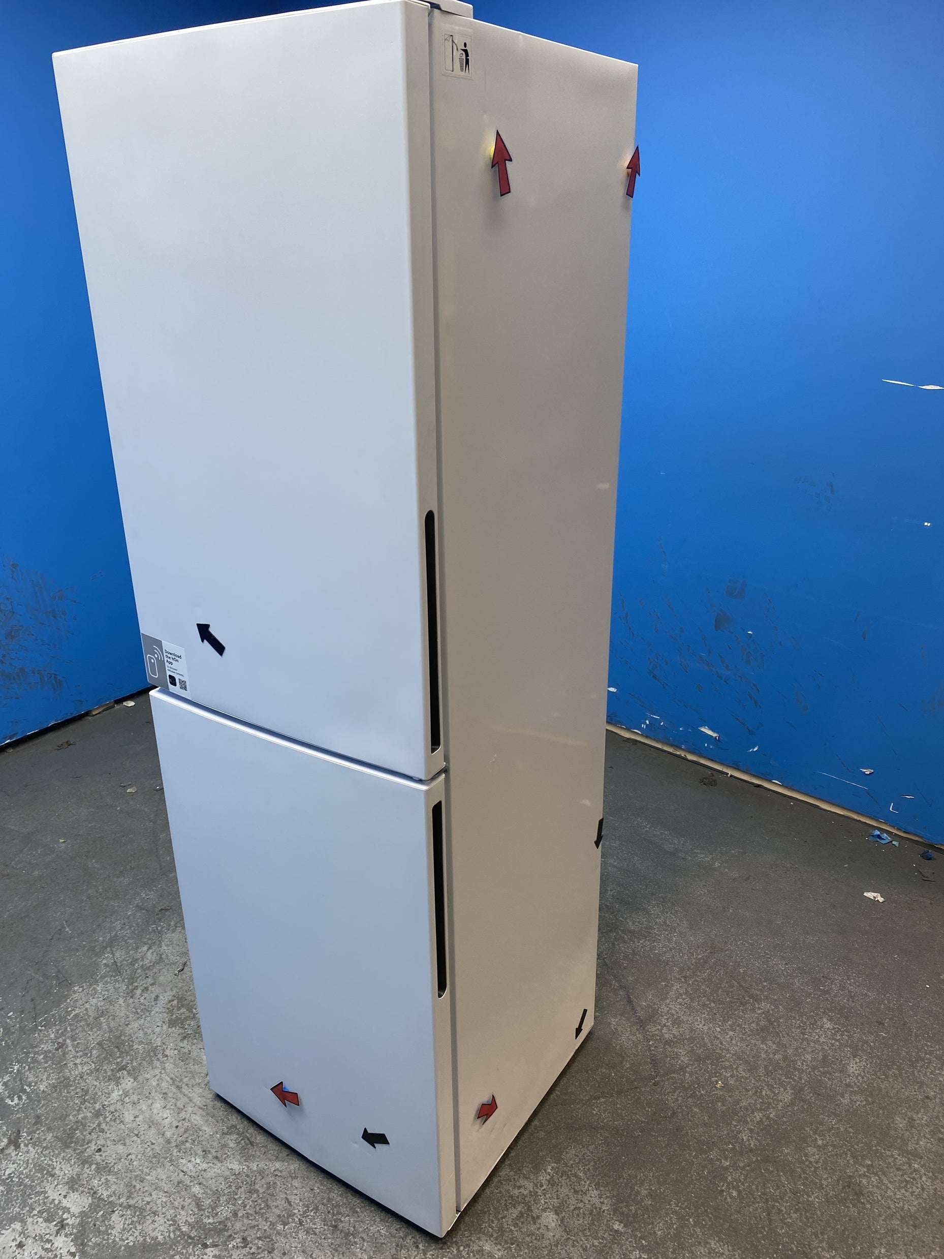 #GRC-156-220 - Hoover HVT3CLECKIHW 235 Litre Combi Fridge Freezer