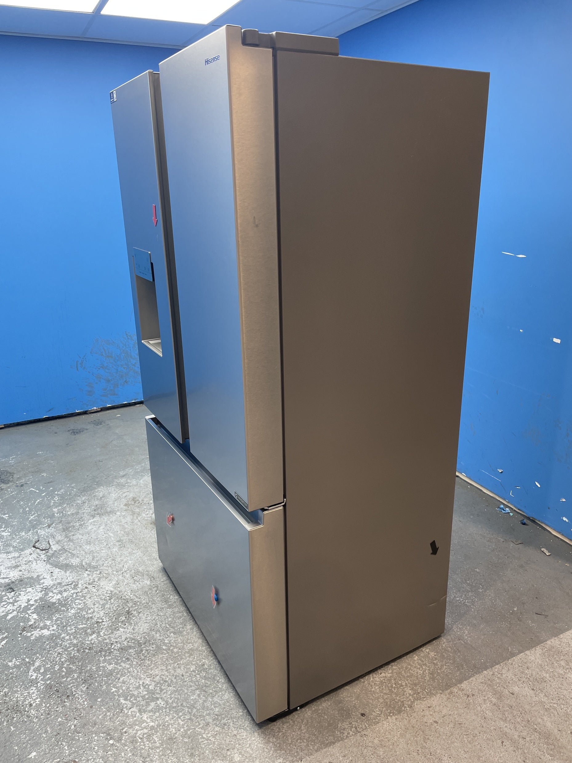 #GRC-145-184 - Hisense RF793N4SASE 612L French Door Fridge Freezer with Ice & Water