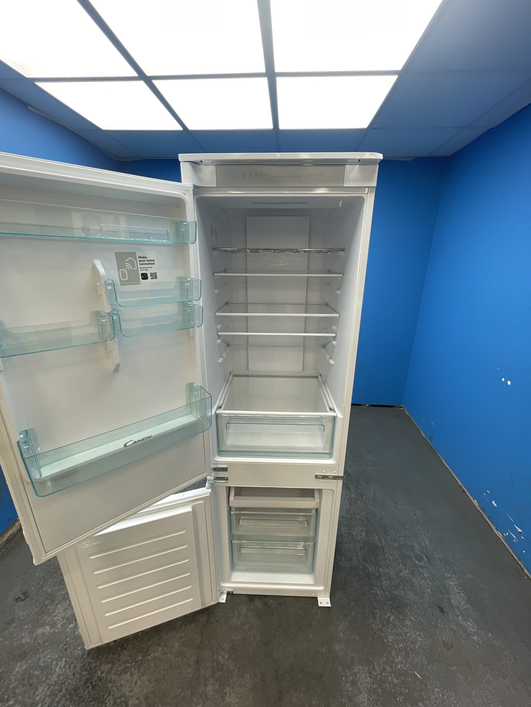 #GRC-162-716 - Candy Integrated 70/30 Fridge Freezer – 248L, Total No Frost, Smart WiFi Control