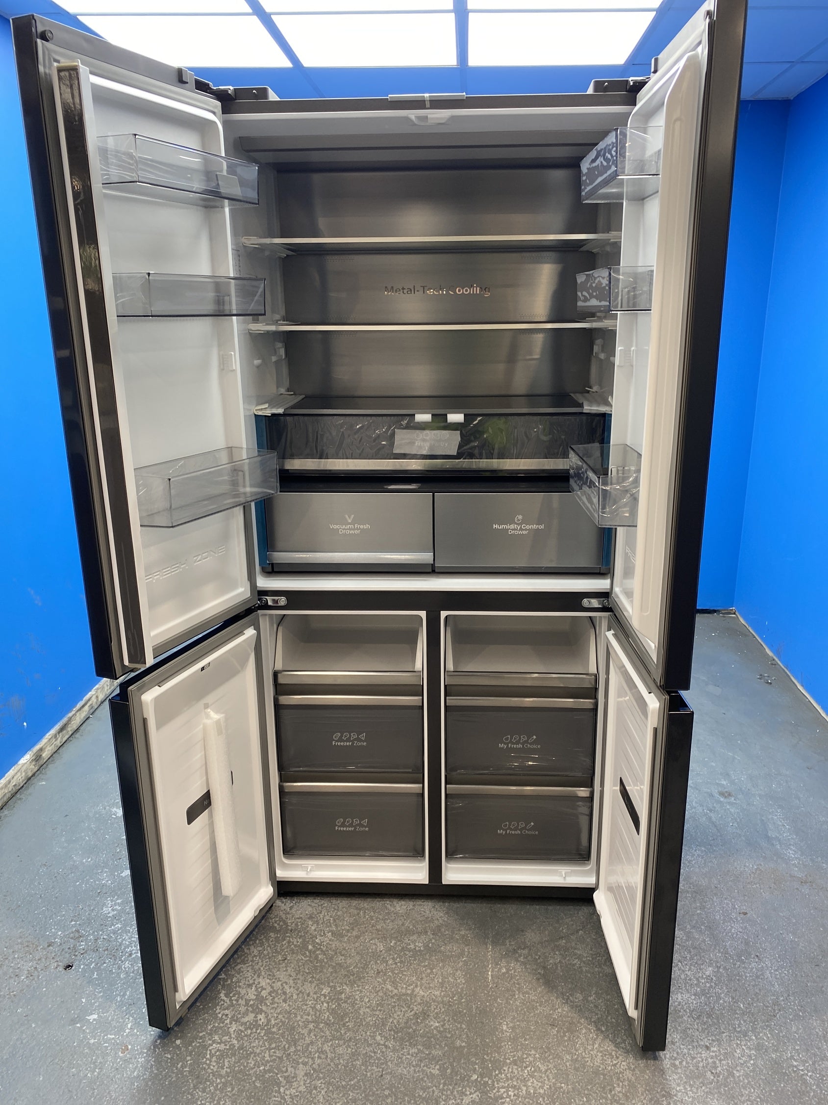 #GRC-153-764 - Hisense RQ768N4GBE KitchenFit Total No Frost American Fridge Freezer