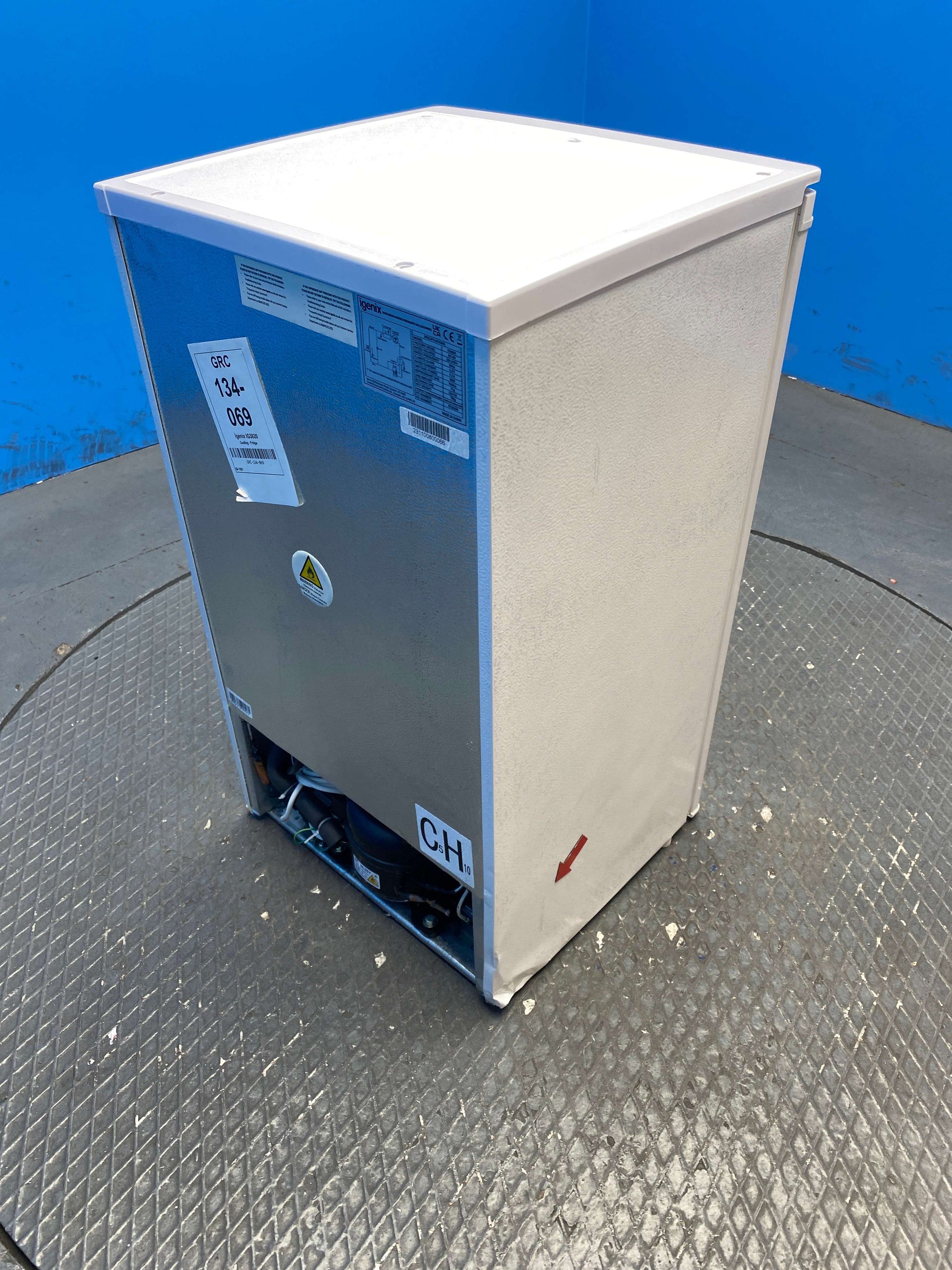 Igenix IG3920 91L Undercounter Fridge with Icebox