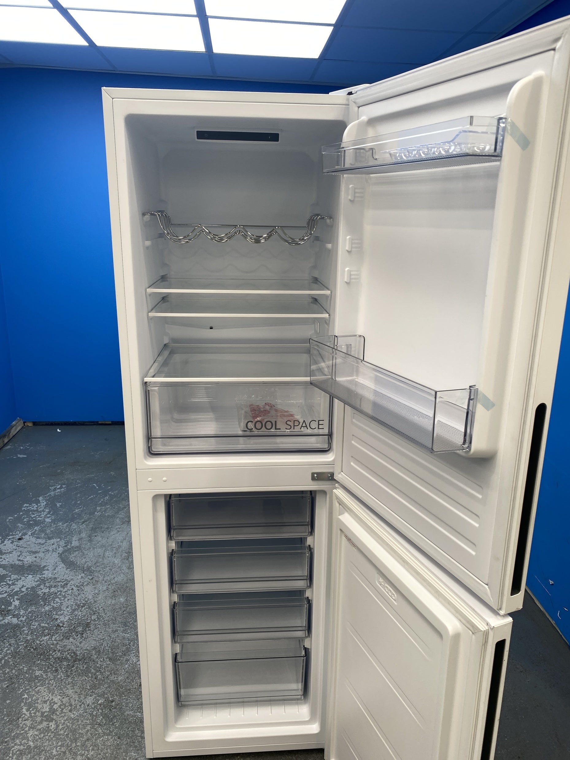 #GRC-157-063 - Hoover HVCT3L517EWKR H-FRIDGE 300 Low Frost Fridge Freezer