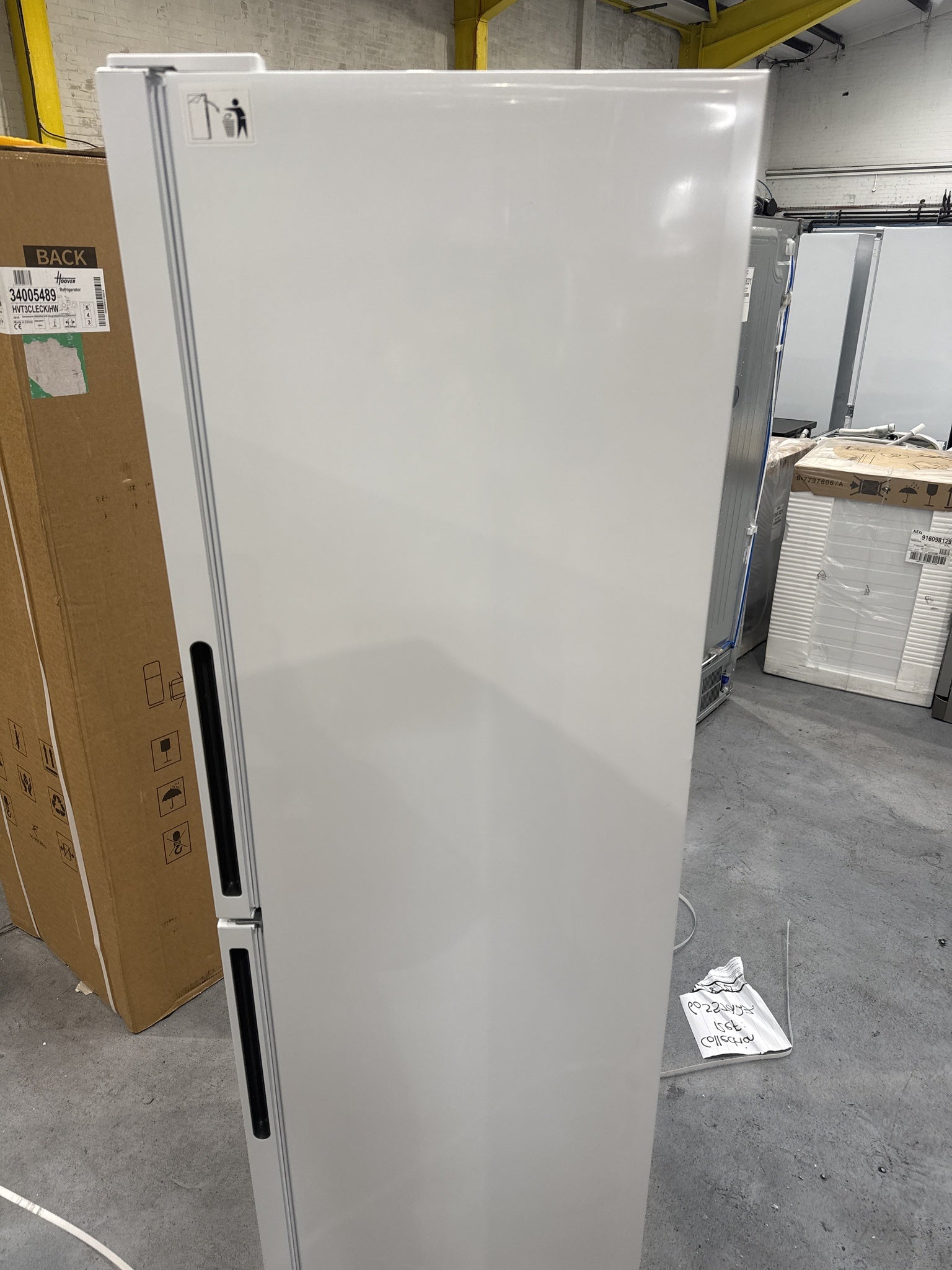 Hoover HVT3CLECKIHW 235 Litre Combi Fridge Freezer