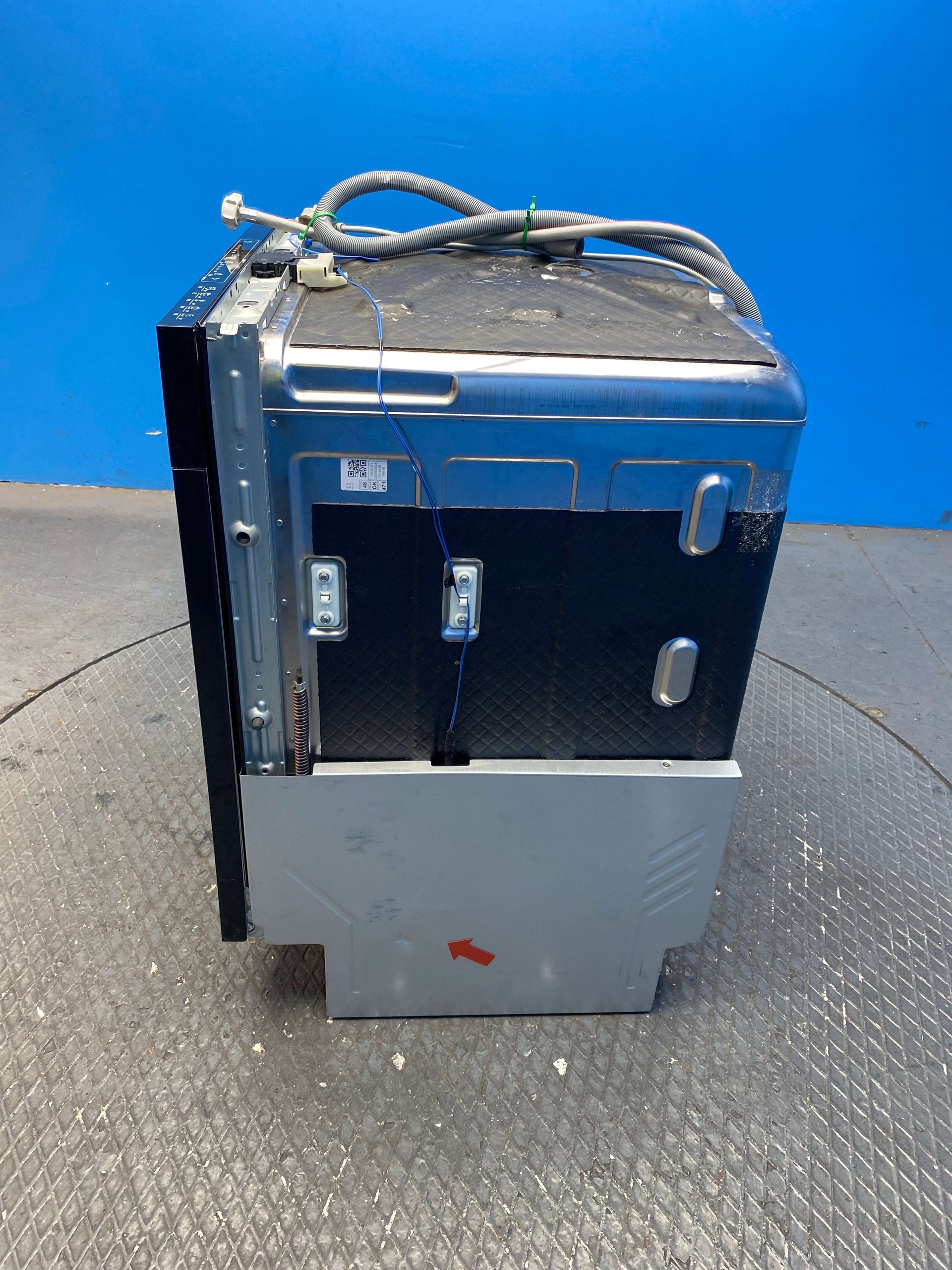 neue NI3E47E0B Integrated 13 Place Setting Dishwasher