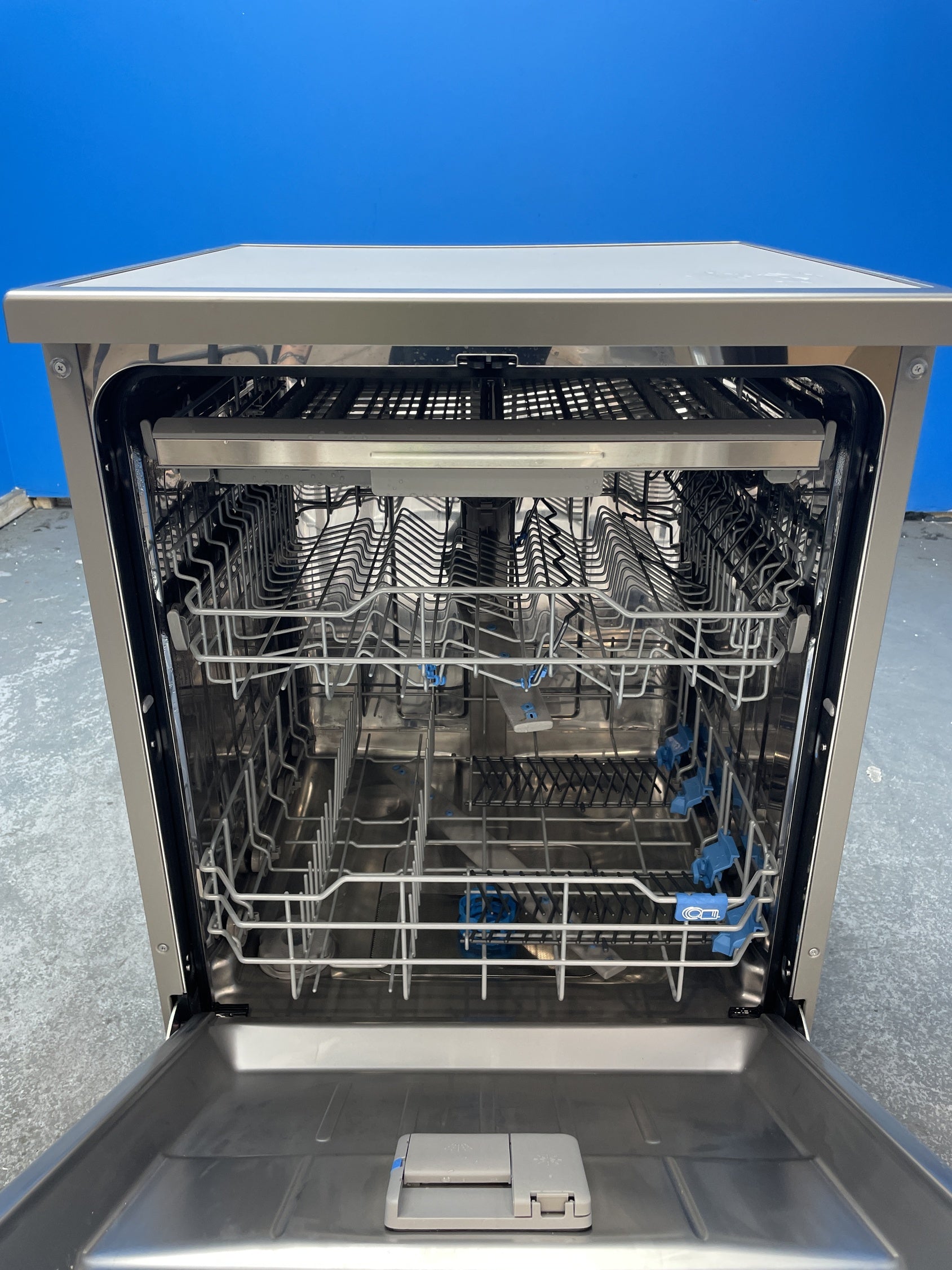 #GRC-158-778 - Midea MDWEF1433D 14 Place Full Size Dishwasher in Silver
