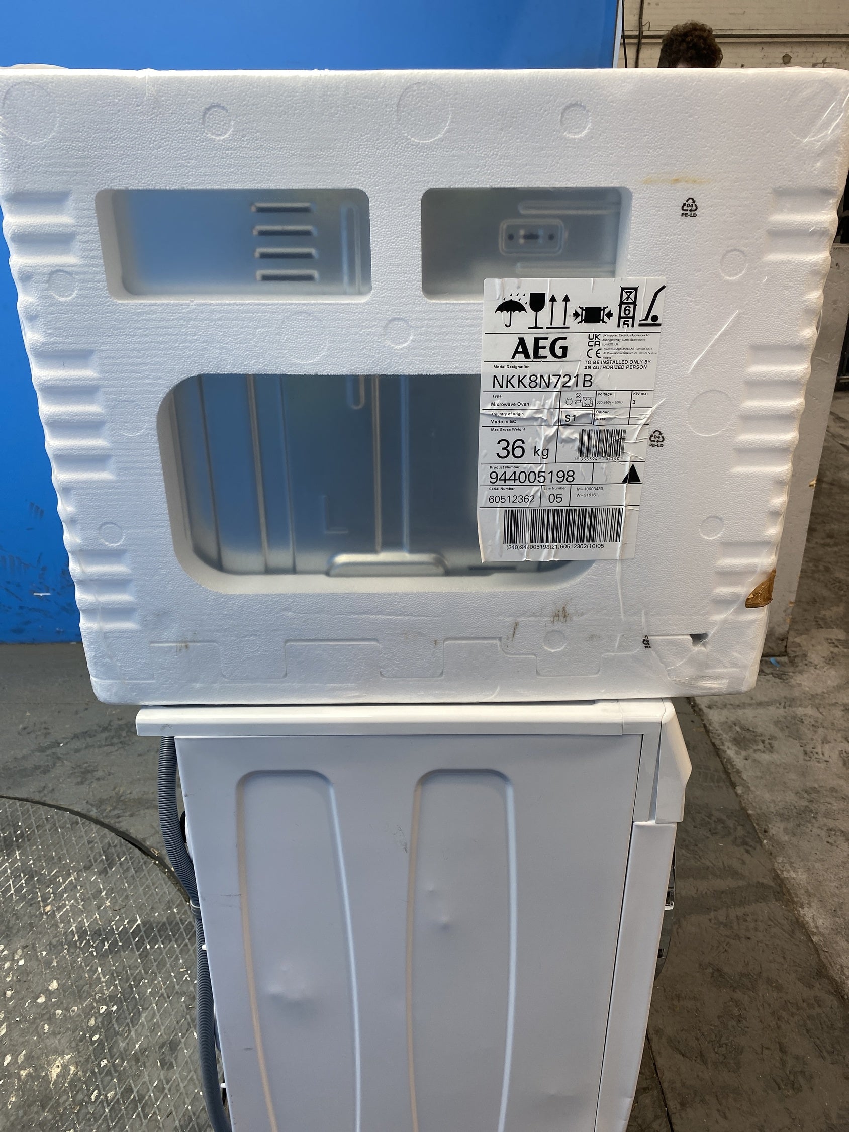 #GRC-154-115 - AEG NKK8N721B 25L Built In CombiQuick Microwave Oven