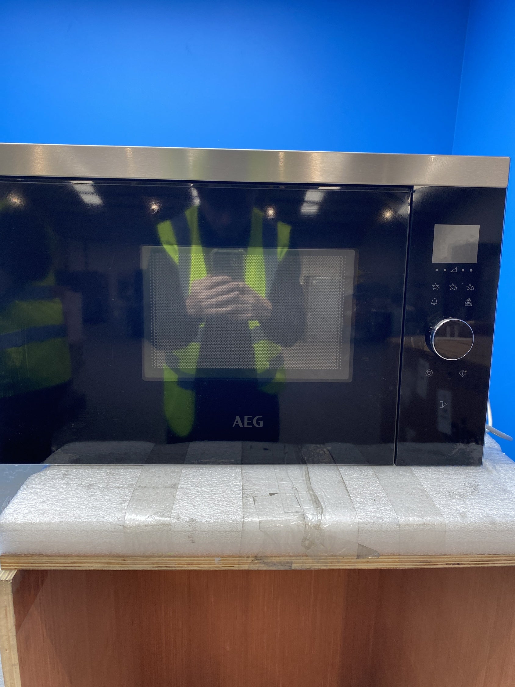 #GRC-154-162 - AEG Solo MBB1756SEM 17L 800W Built-In Microwave