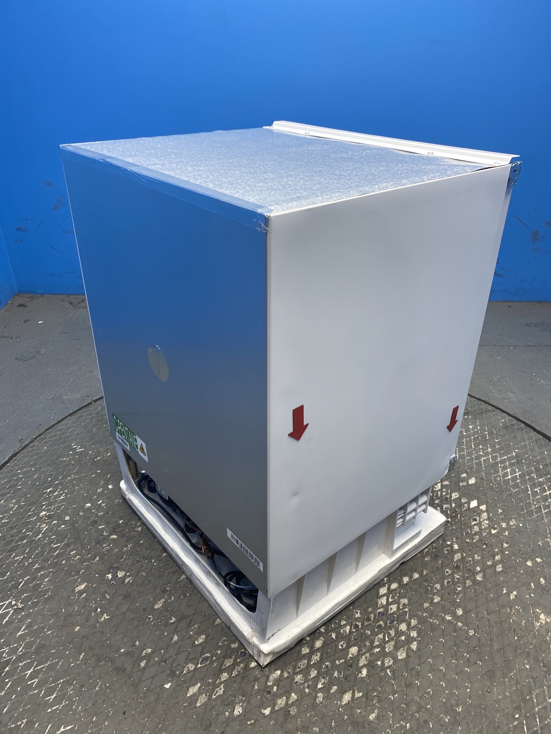 #GRC-150-400 - Candy CUS68EWK Integrated 95 Litre Undercounter Freezer
