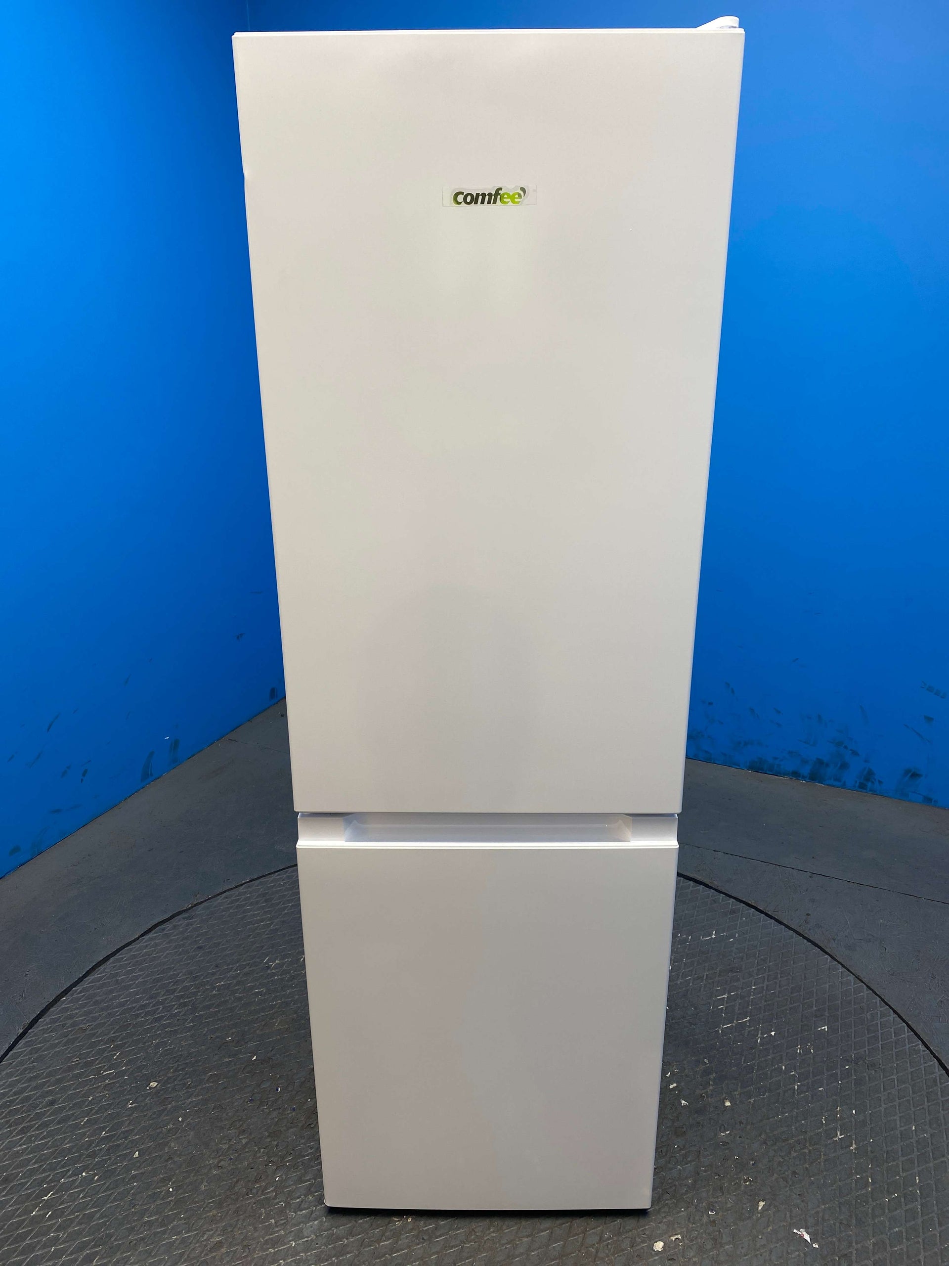 Comfee RCB169WH2 174 Litre Combi Low Frost Fridge Freezer