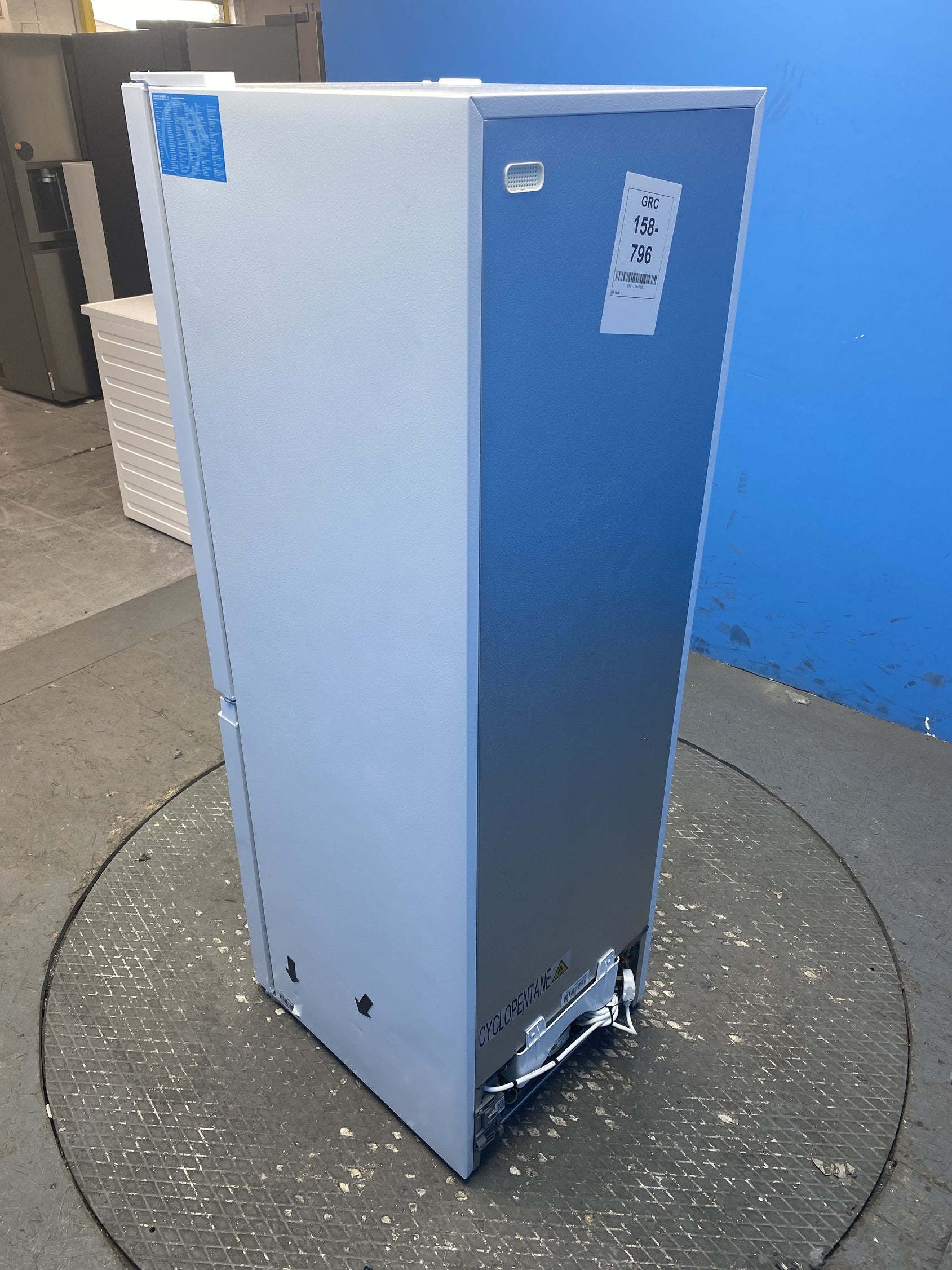 #GRC-158-796 - Midea MDRB254FGE01 173 Litre Combi Fridge Freezer