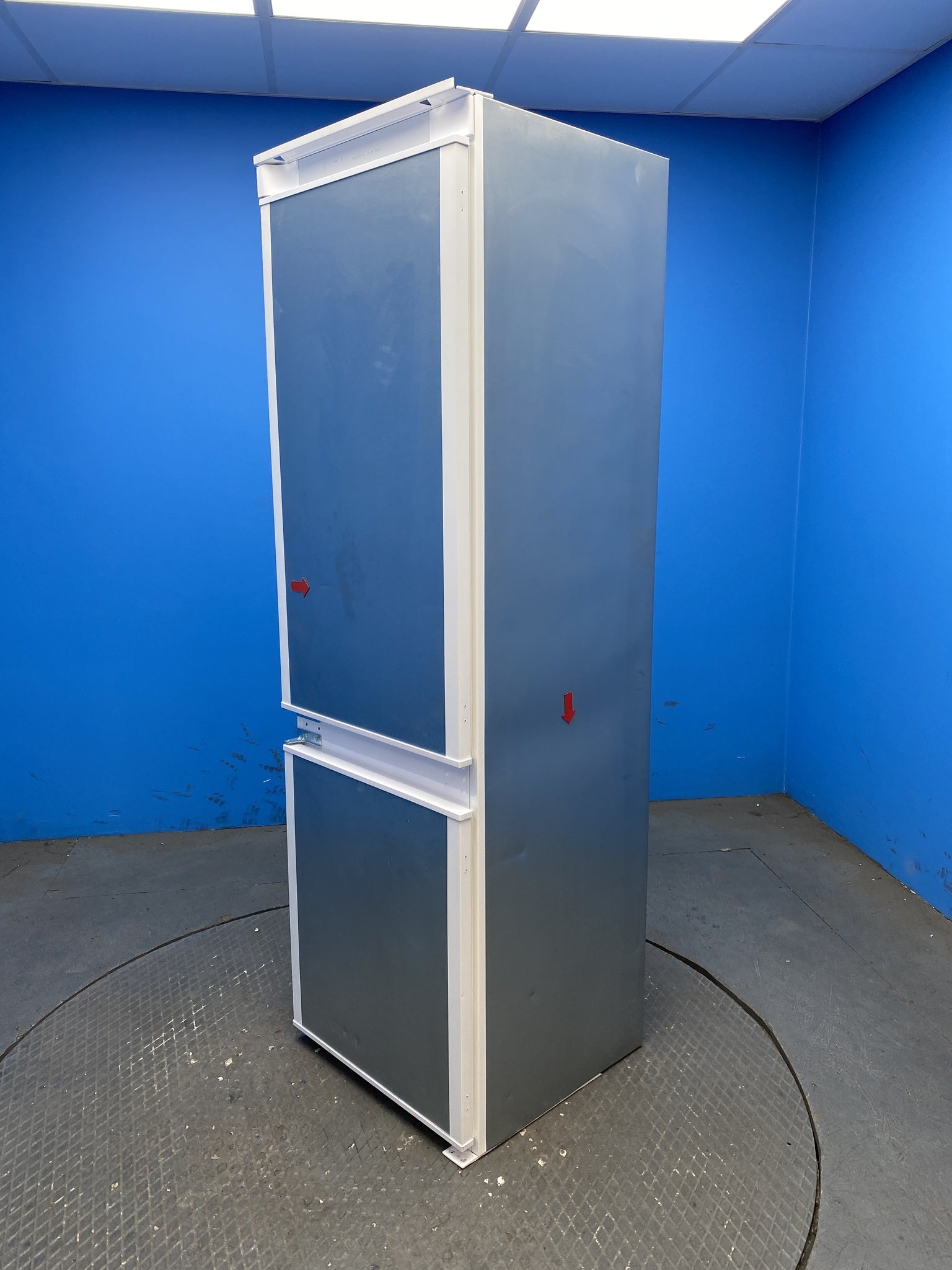 neue NBT3518FWK 70/30 Total No Frost Integrated Fridge Freezer