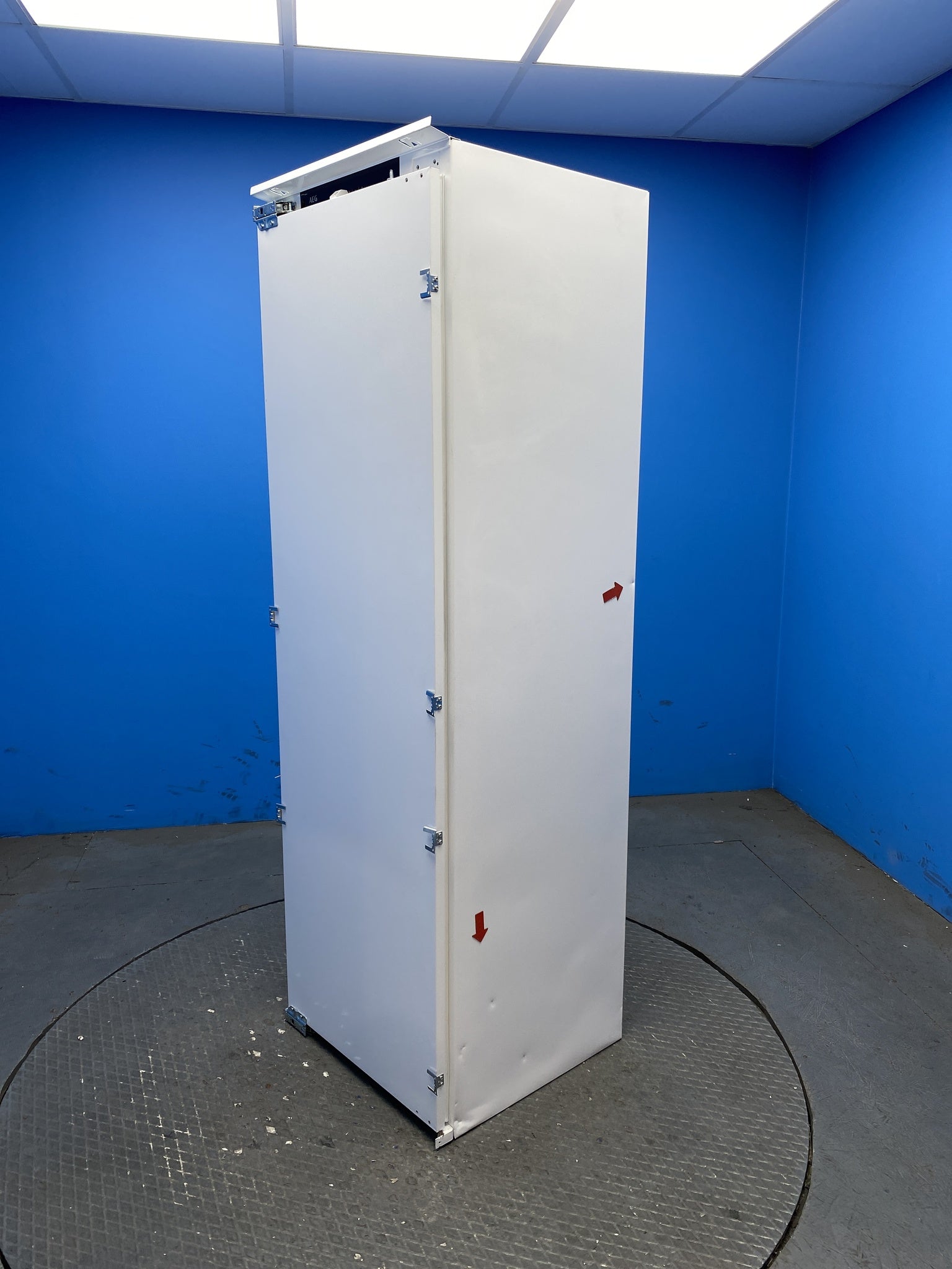 AEG SKE818E1DC 6000 DynamicAir Built-in 311 Litre Larder Fridge