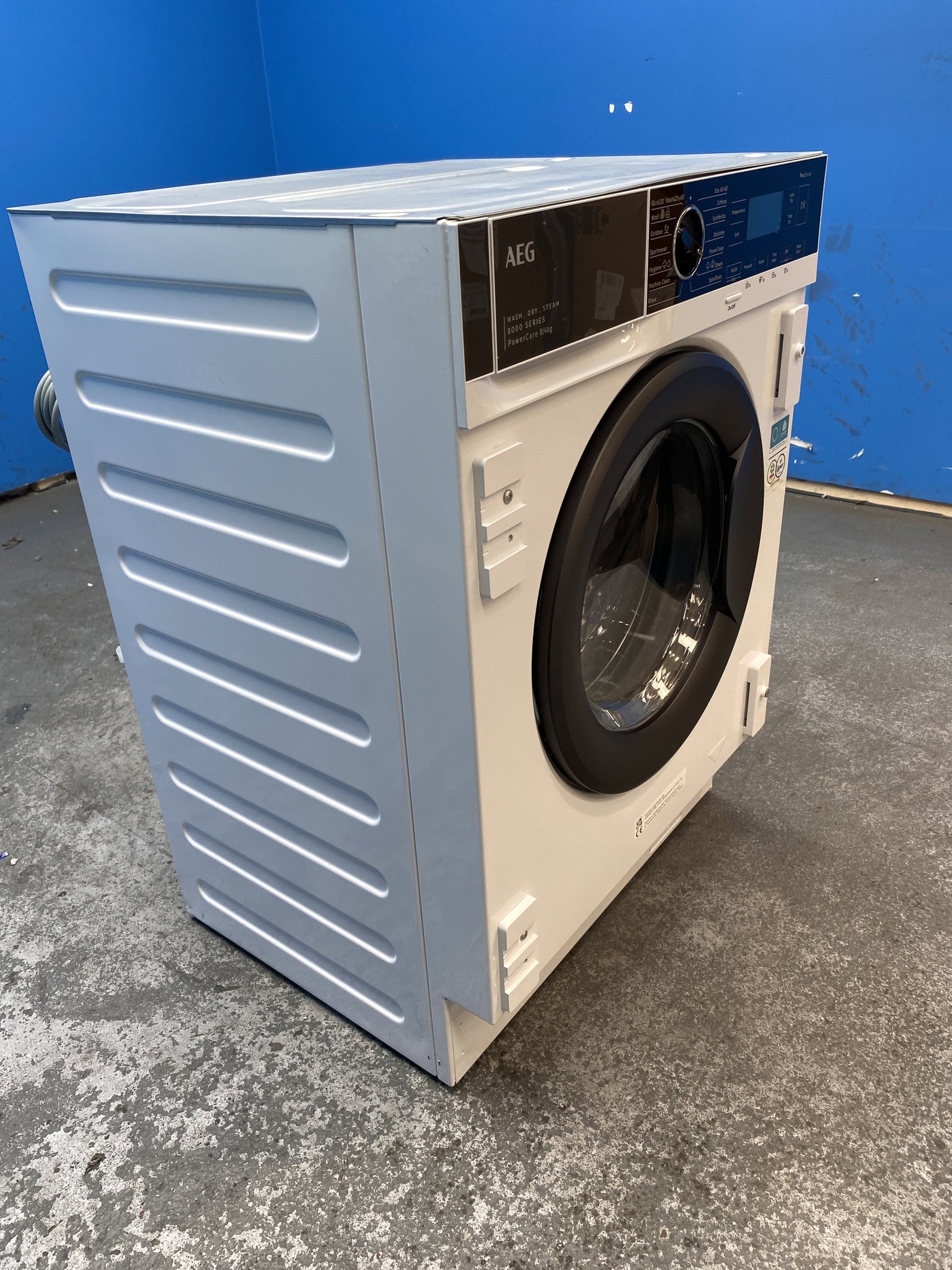 #GRC-155-989 - AEG 8000 PowerCare L8WE84636BI 8/4kg 1600rpm Integrated Washer Dryer