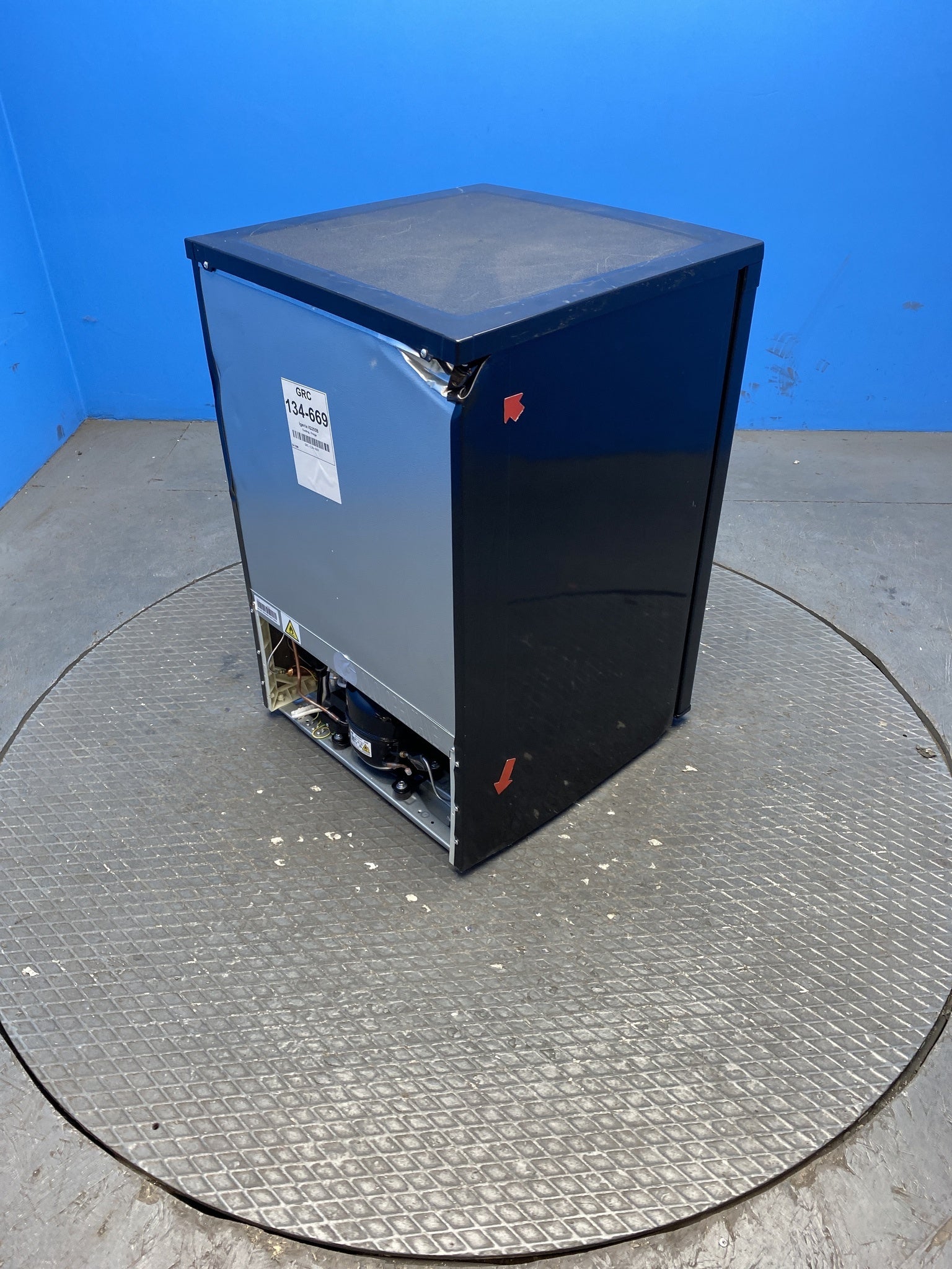 Igenix IG255B 136 Litre Under Counter Fridge