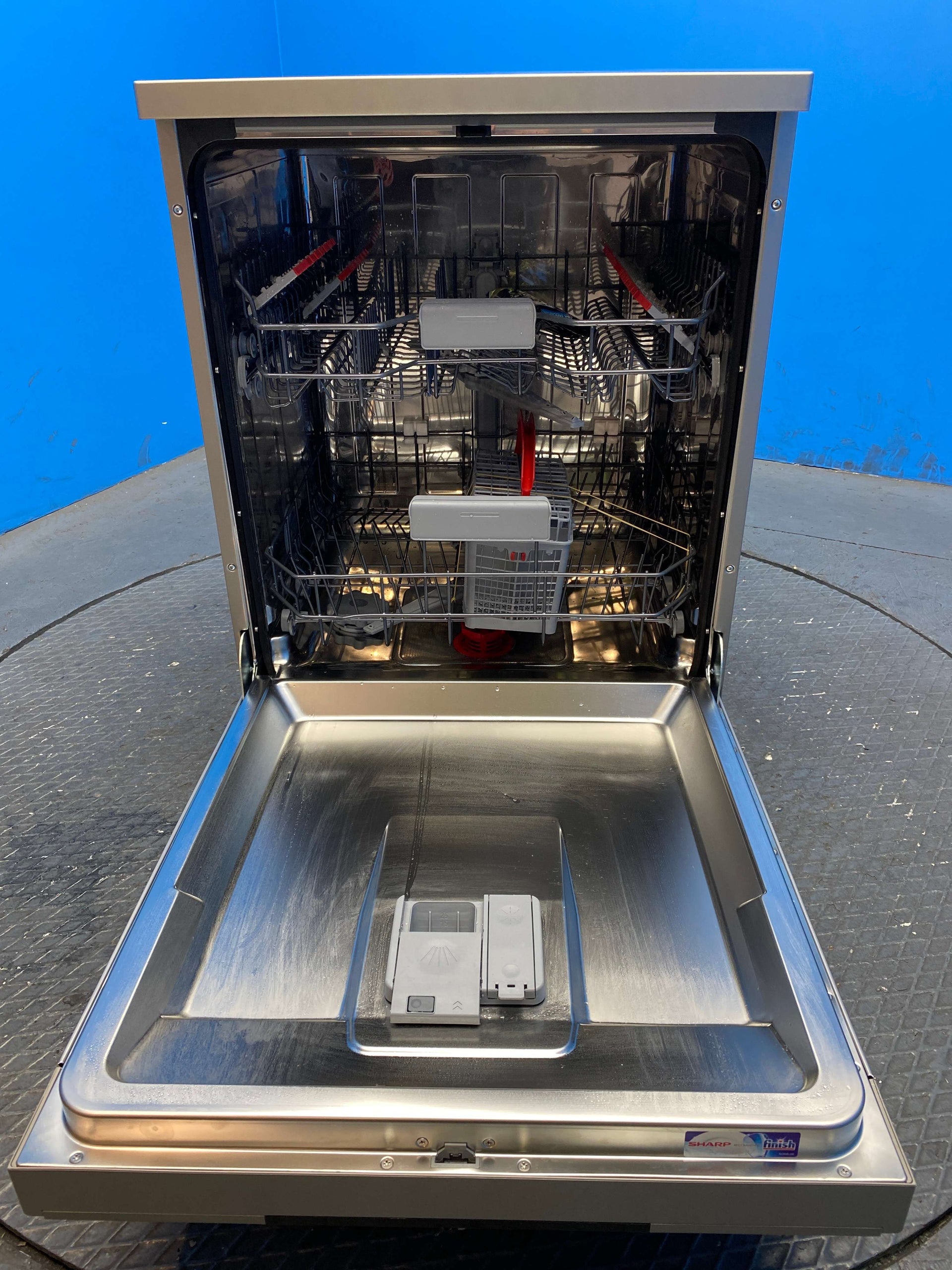 Sharp QW-NA1CF47ES 13 Place Setting Dishwasher