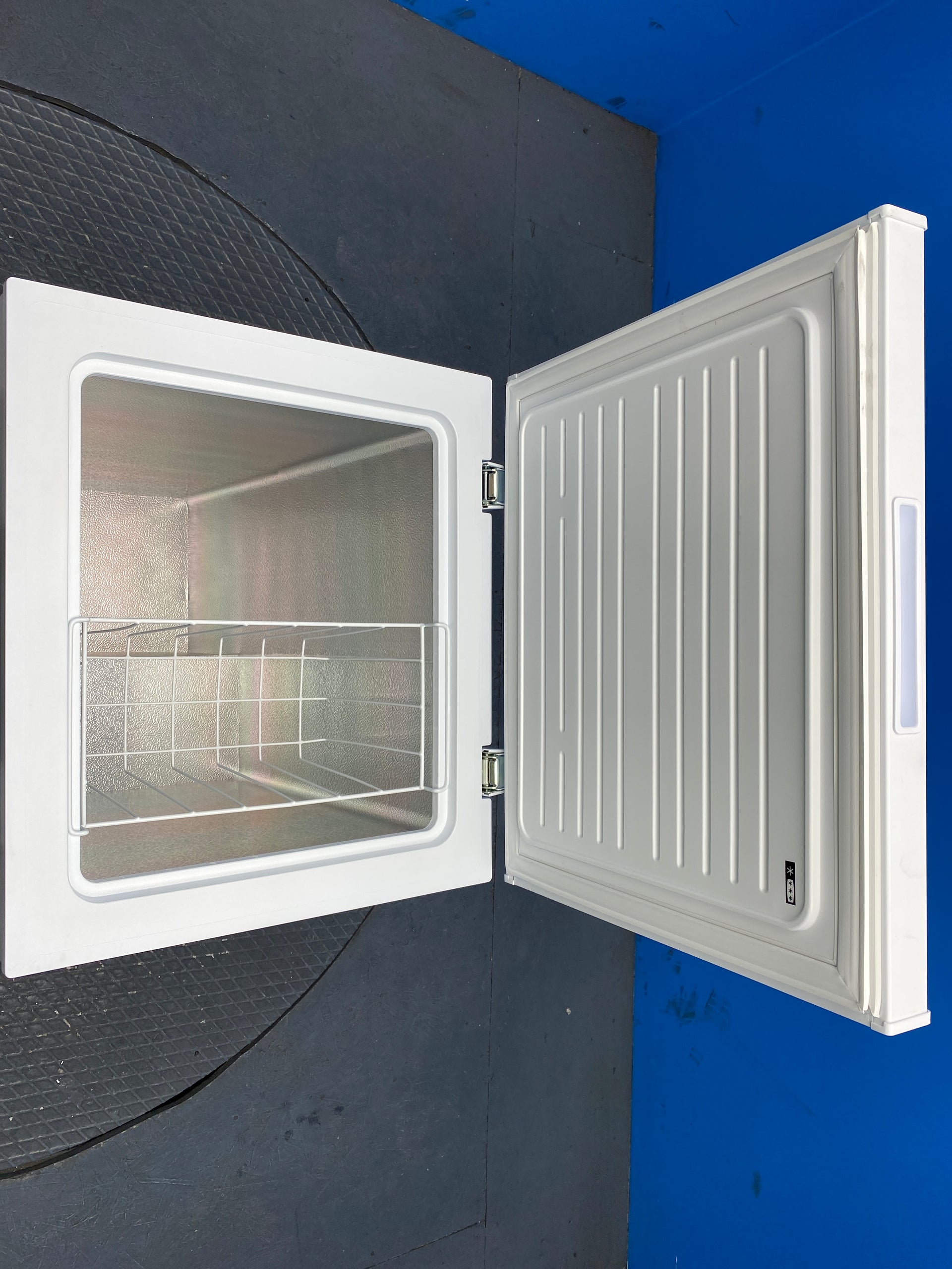 COMFEE' RCC100WH2E 99L Chest Freezer with Digital Control