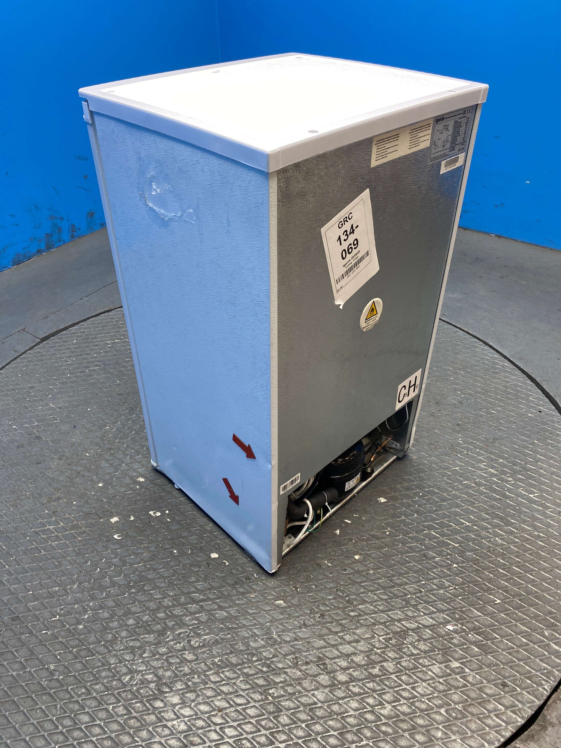 Igenix IG3920 91L Undercounter Fridge with Icebox