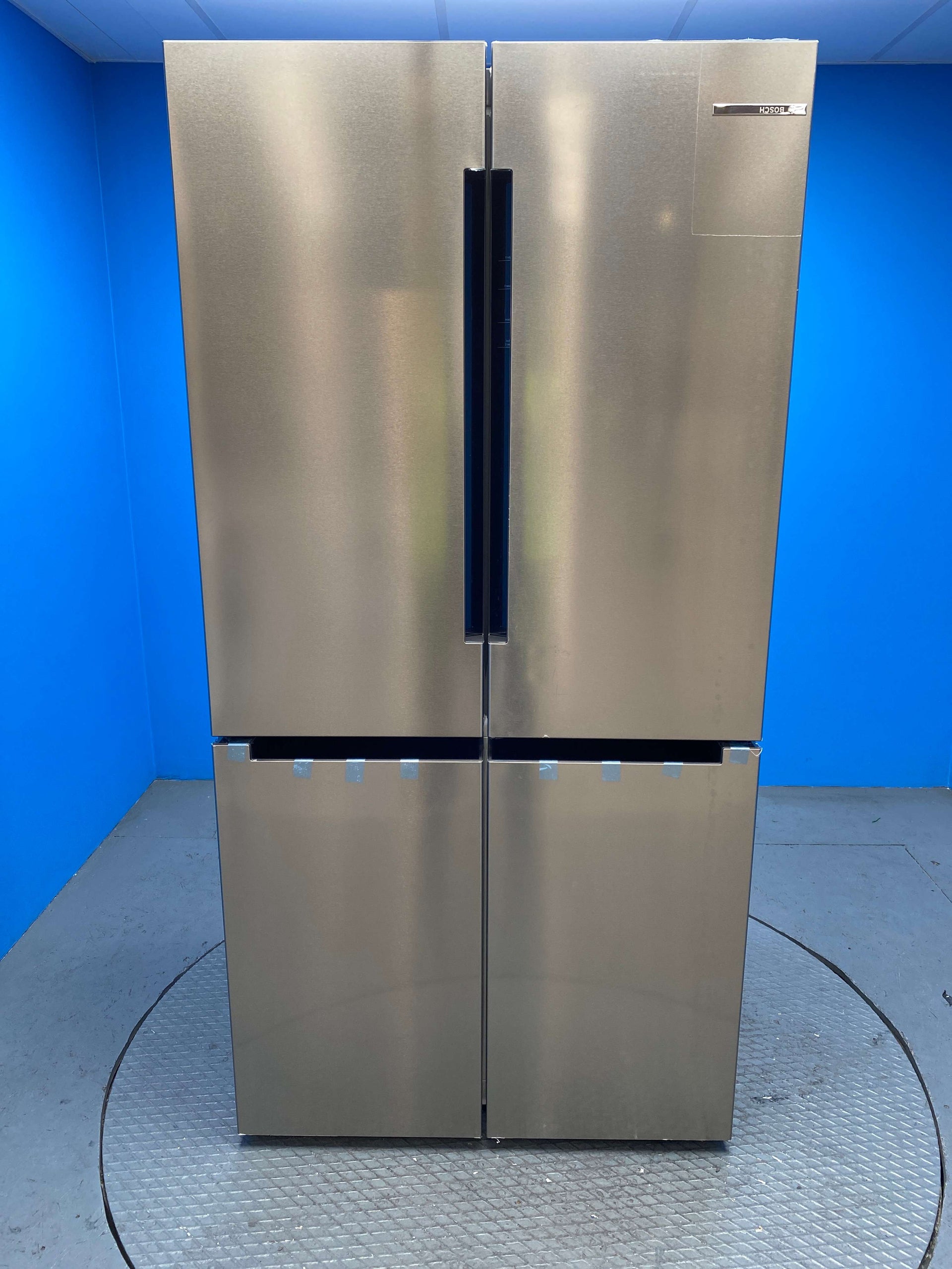 Bosch KFN96VPEAG Series 4 French Door 605 Litre Fridge Freezer