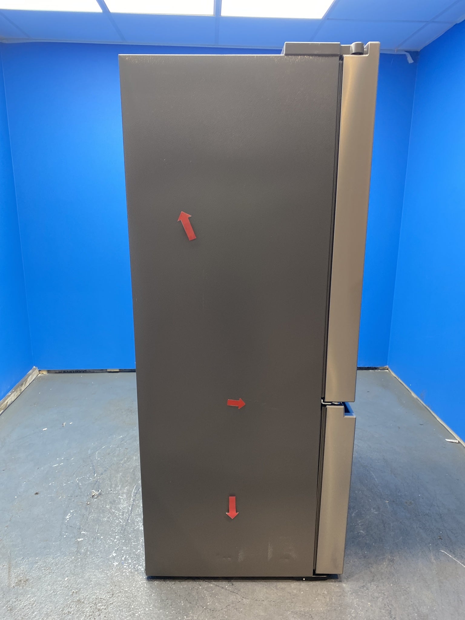 Hisense RF793N4SASE 612L French Door Fridge Freezer with Ice & Water