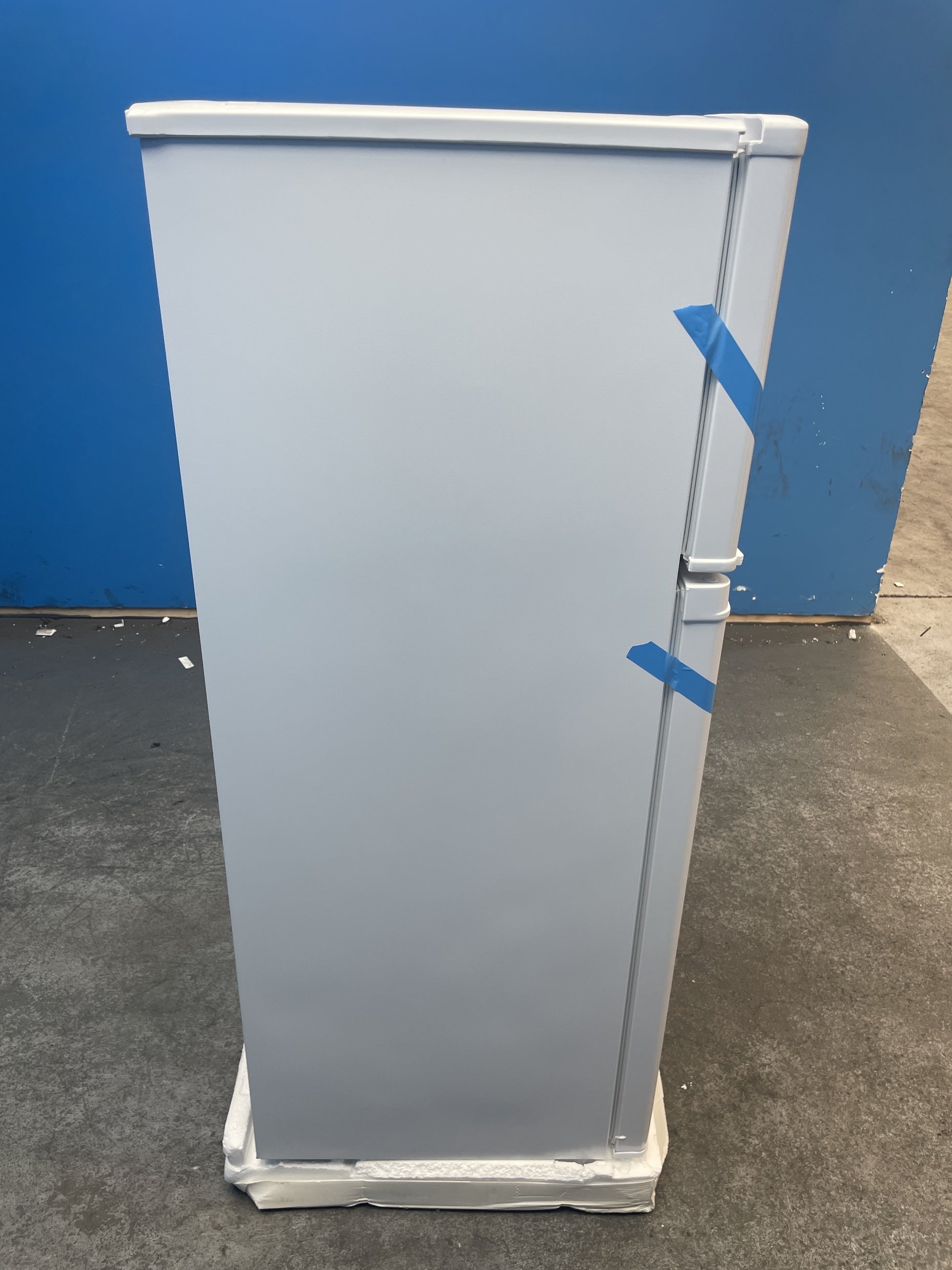 #GRC-158-568 - Candy CDH1S313EWK Slimline 117 Litre Top Mount Fridge Freezer