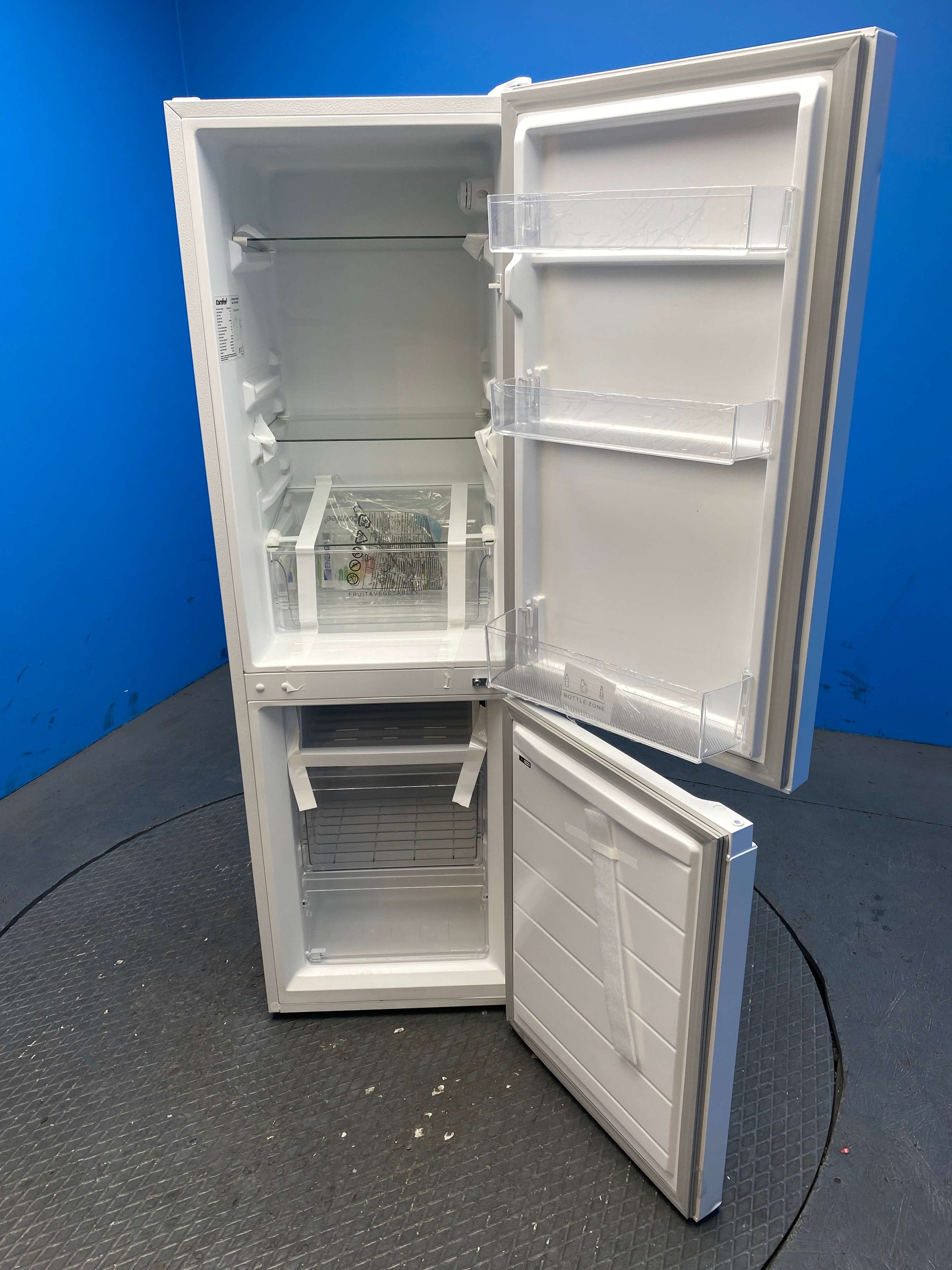 Comfee RCB169WH2 174 Litre Combi Low Frost Fridge Freezer
