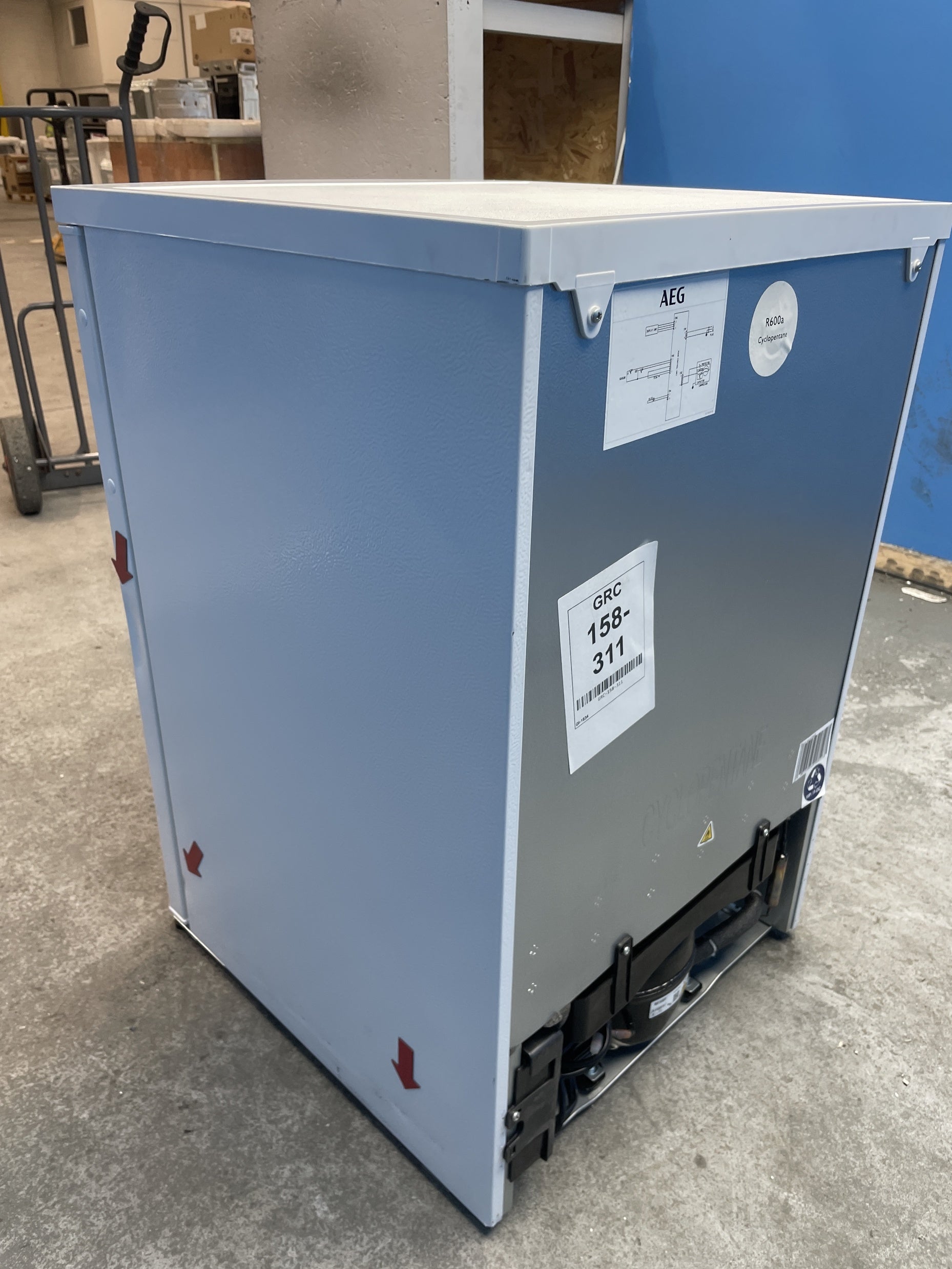 #GRC-158-311 - AEG OT5OR141DW 5000 Series Under Counter Larder Fridge
