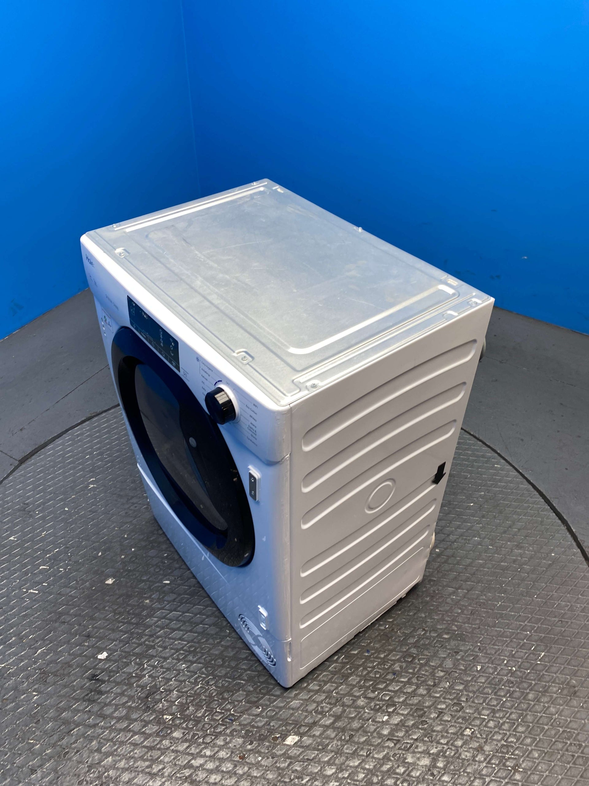 Haier Series 6 HDBIH7A2TBEX Integrated 7kg Heat Pump Tumble Dryer