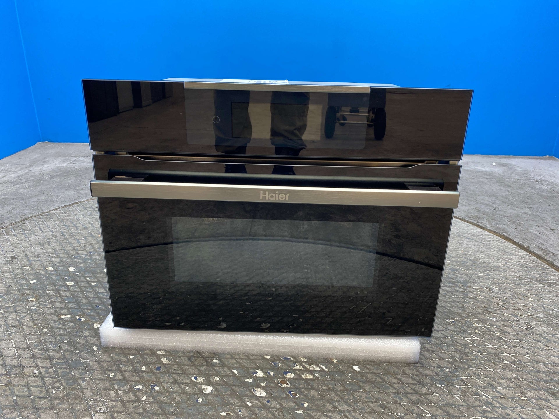 Haier HWO45NB4T0B1 Built-in 34L Combination Microwave
