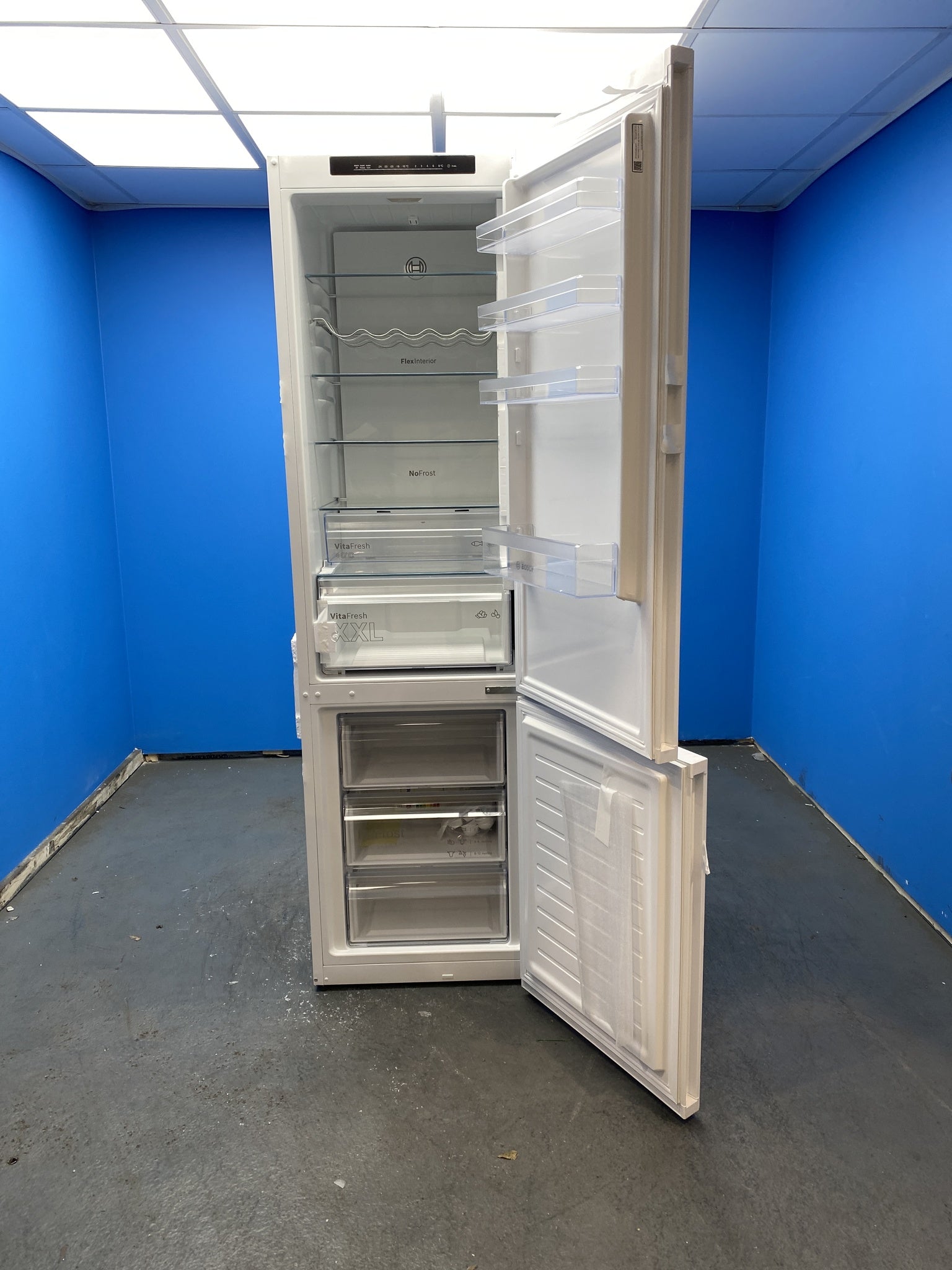 Bosch GSN36VWEPG Series 4 NoFrost 242 Litre Upright Freezer