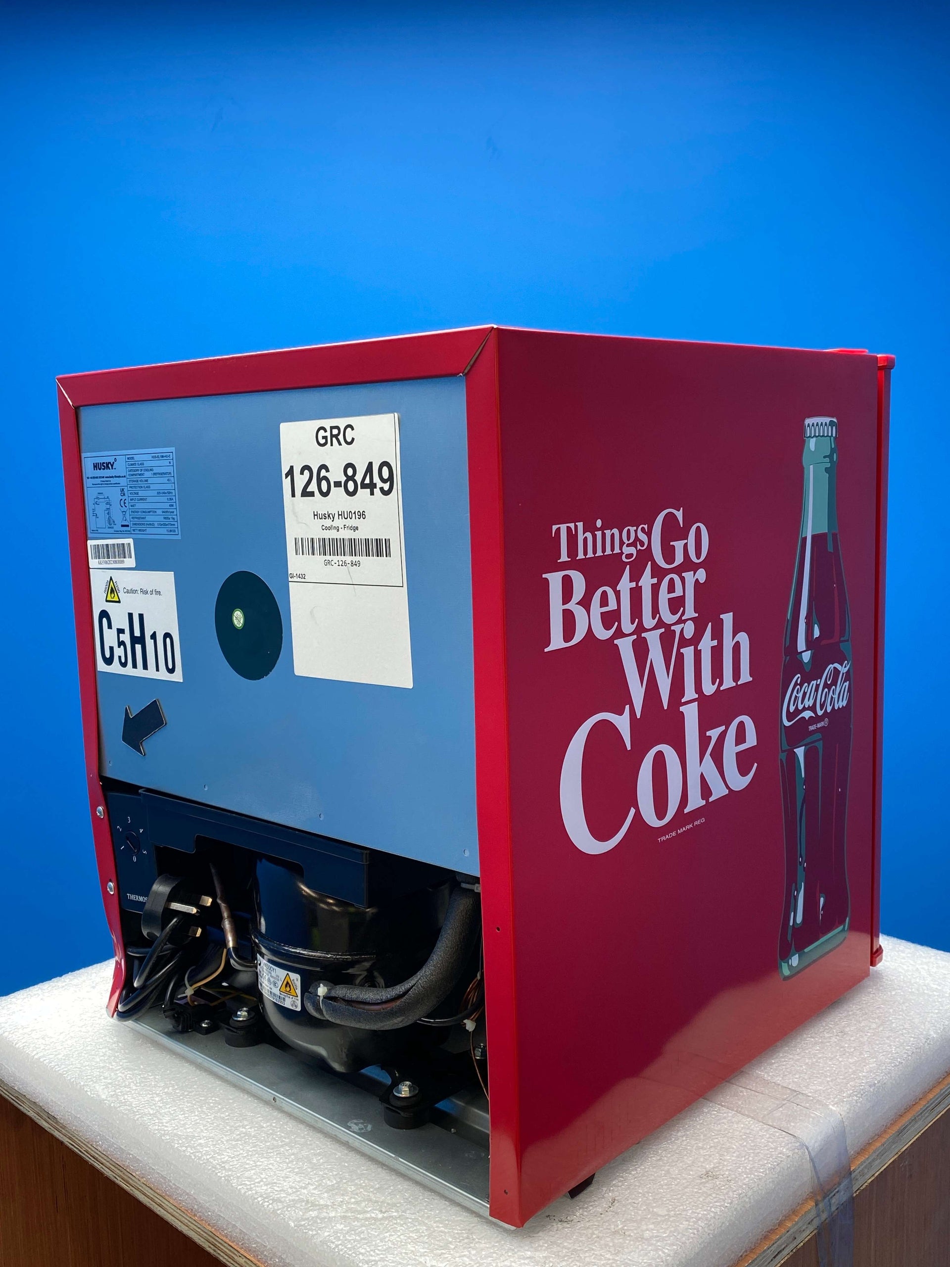 Husky HU0196 Licensed Coca-Cola Mini Drinks Fridge