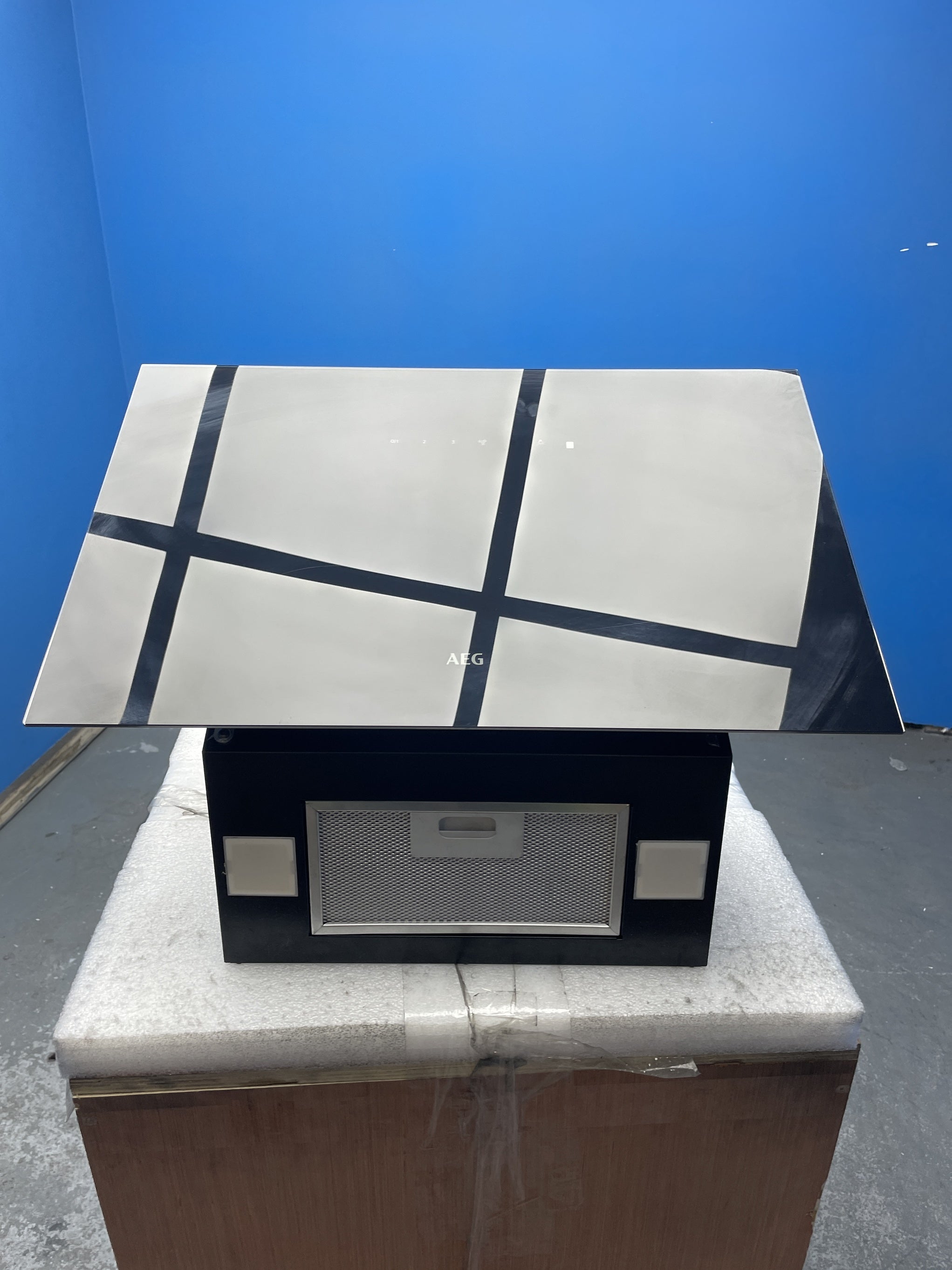 #GRC-150-147 - AEG DVX5661HB 6000 Series 60cm Angled Cooker Hood