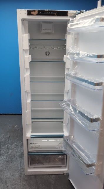 #GRC-163-579 - Bosch 54cm Integrated Tall Larder Fridge – 310L Capacity, MultiBox, SuperCooling